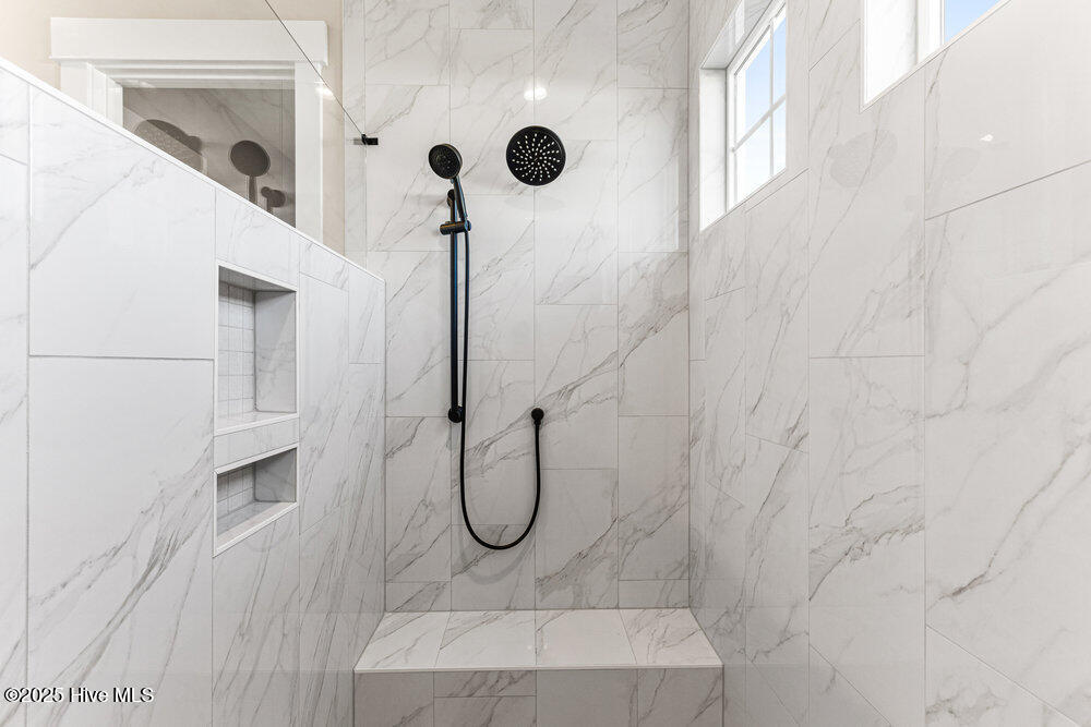 100541579 | Photo 15