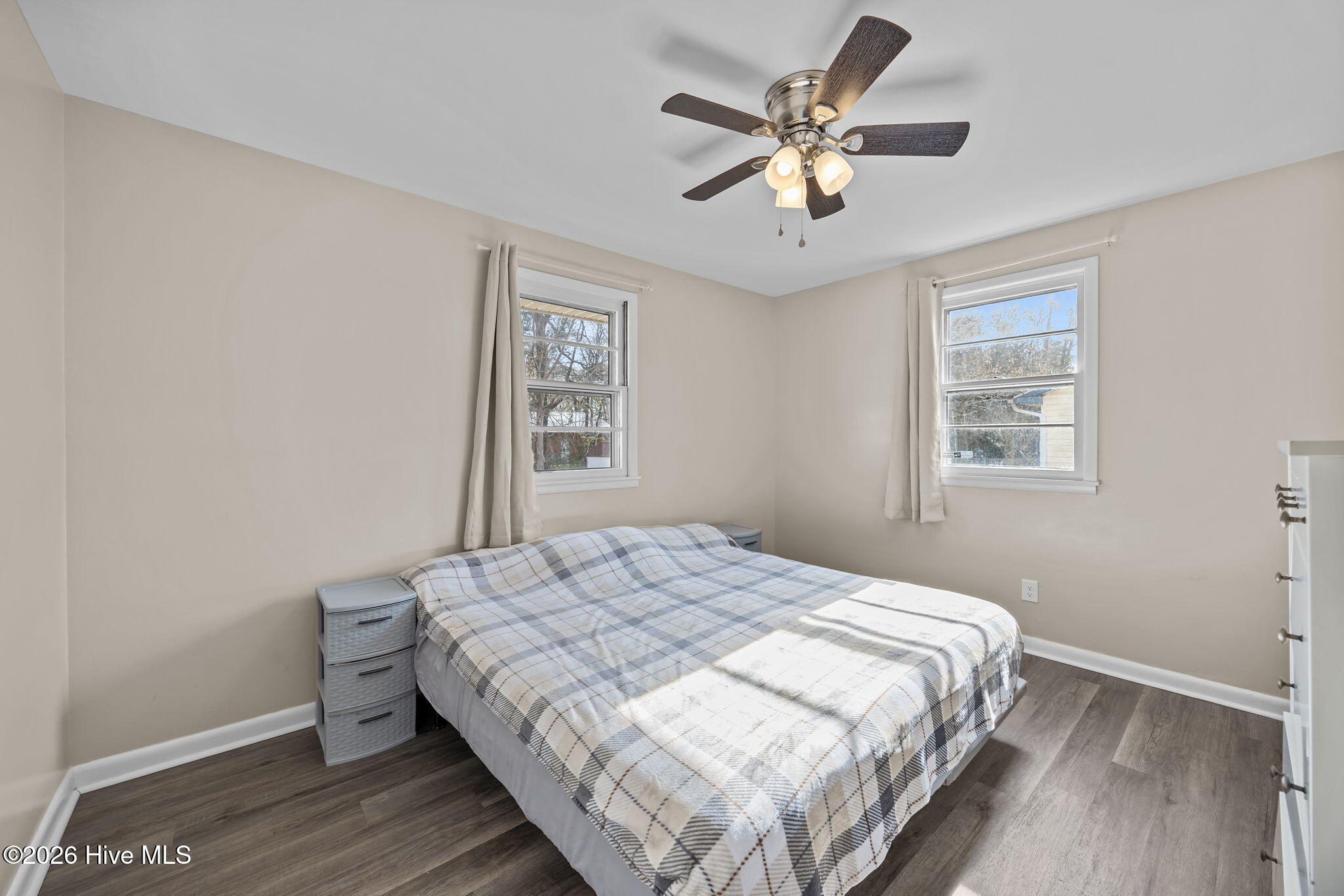 100555911 | Photo 32