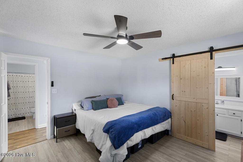 100553305 | Photo 15