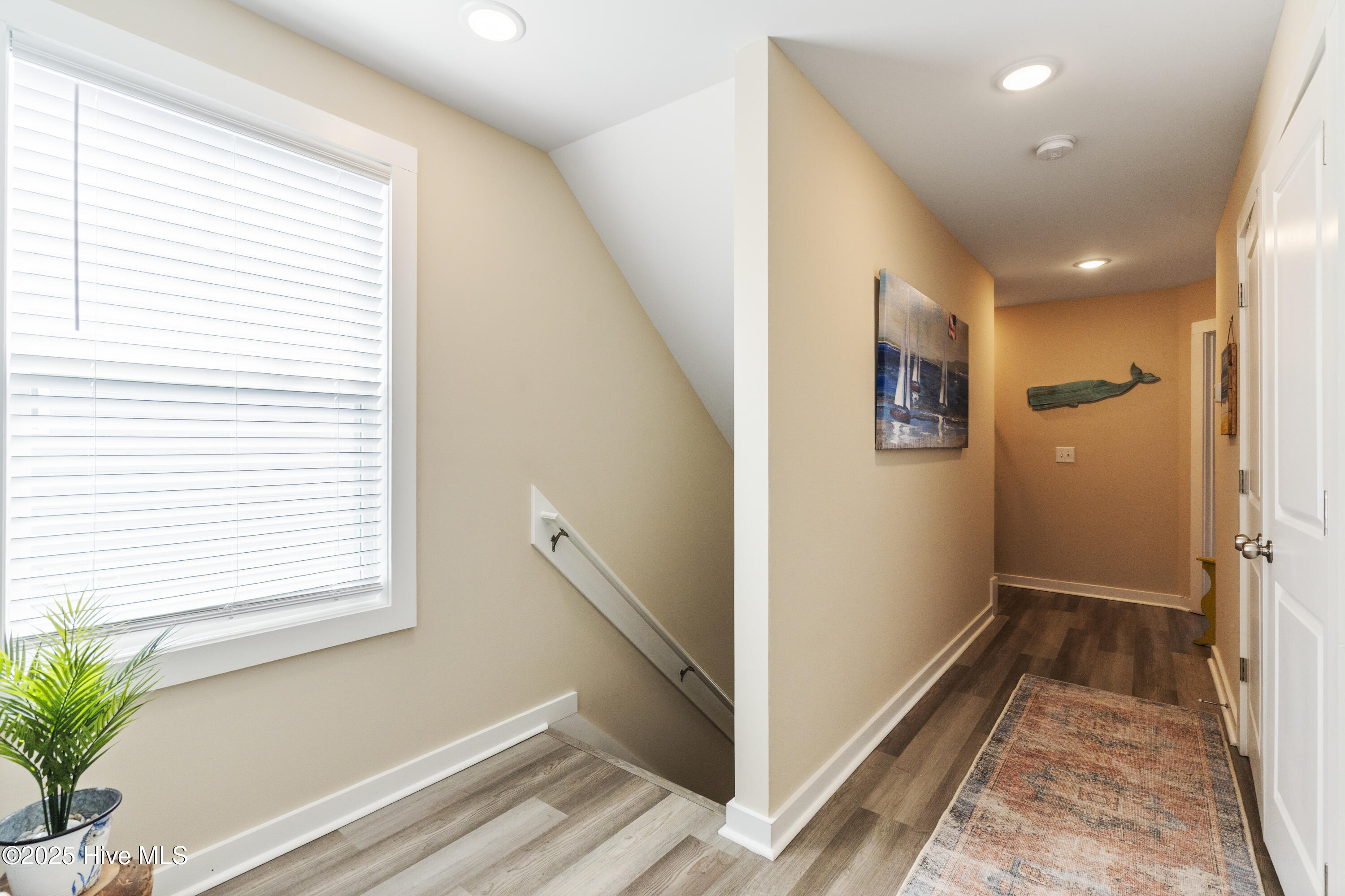 100505761 | Photo 34