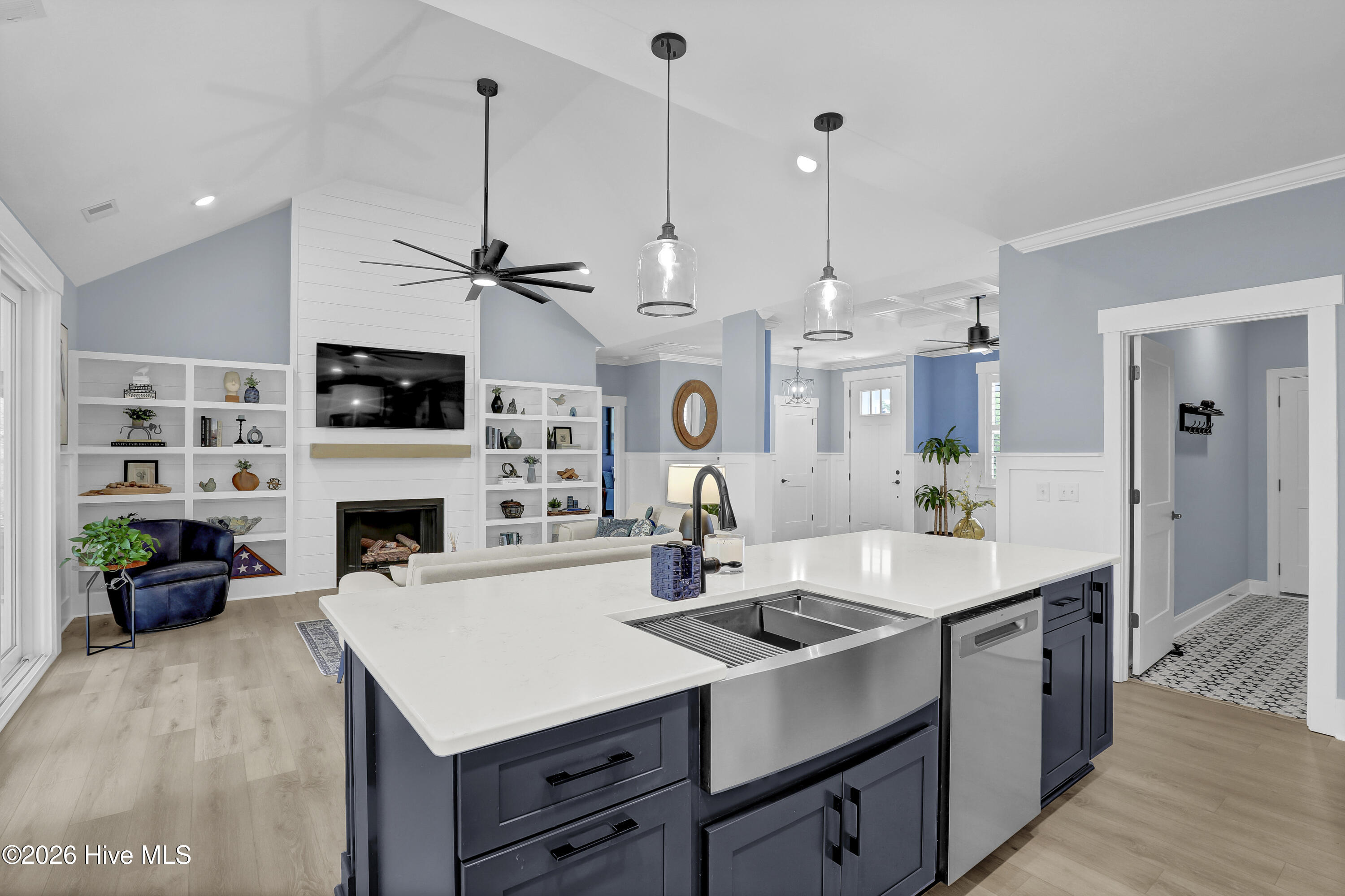 100567366 | Photo 14