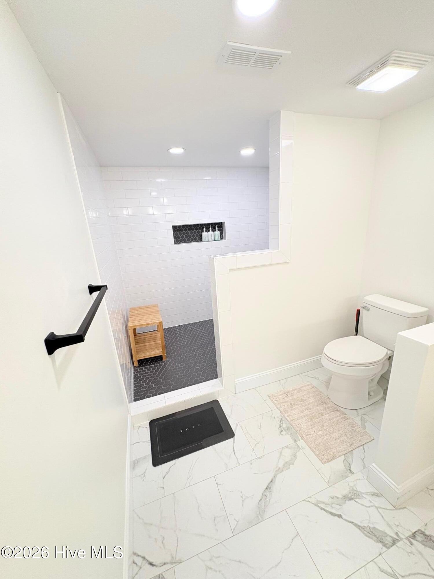 100559102 | Photo 32