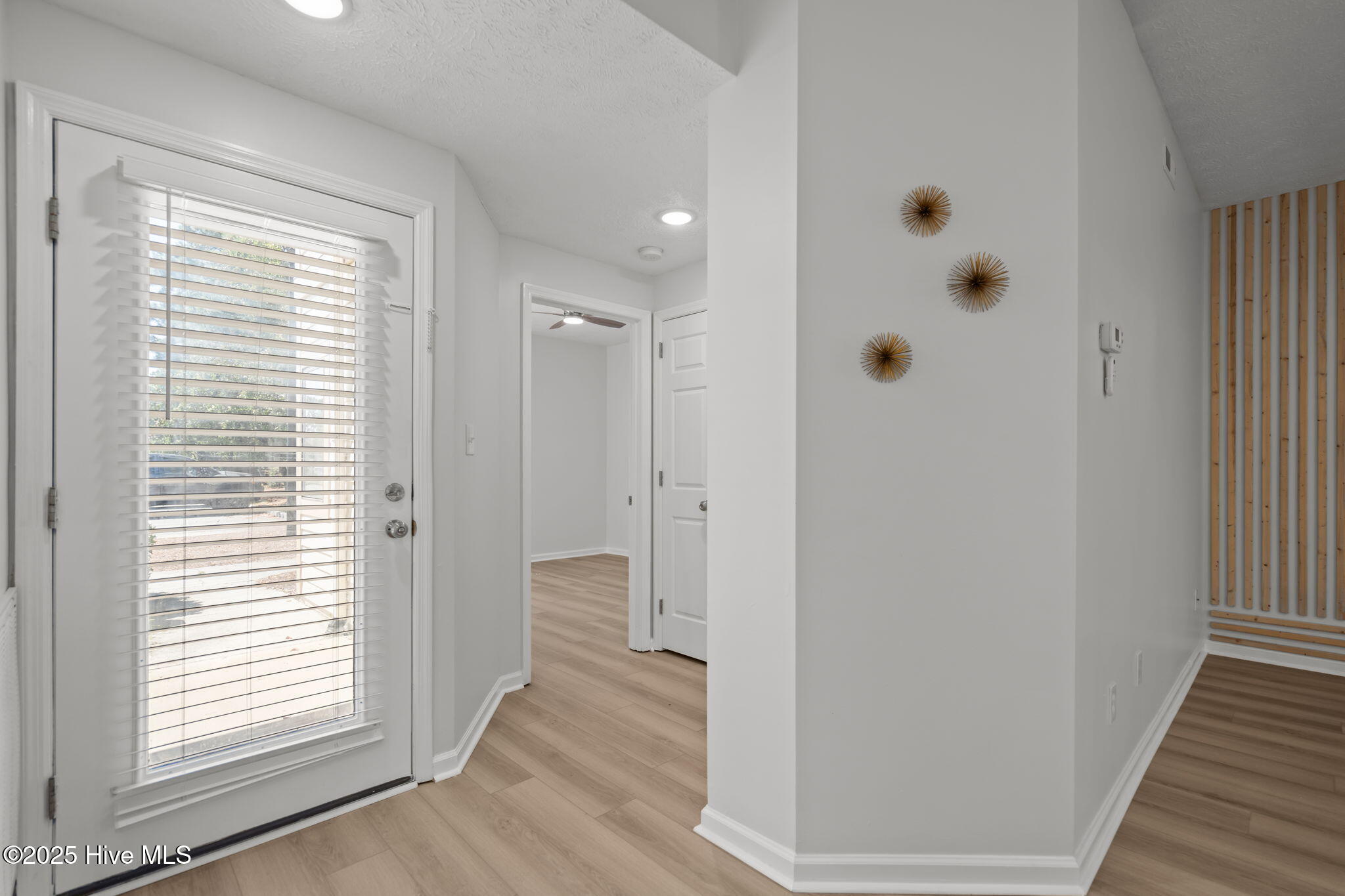 3) 62373-68bc7c949c595