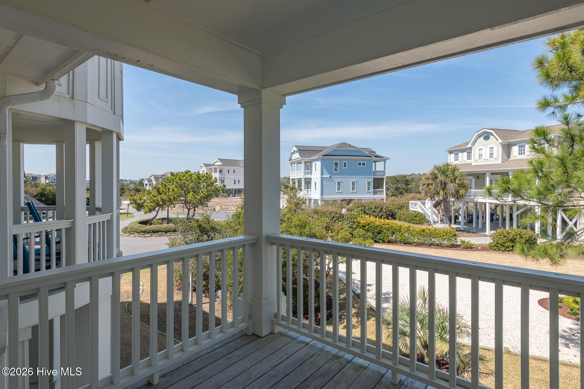 100562037 | Photo 32