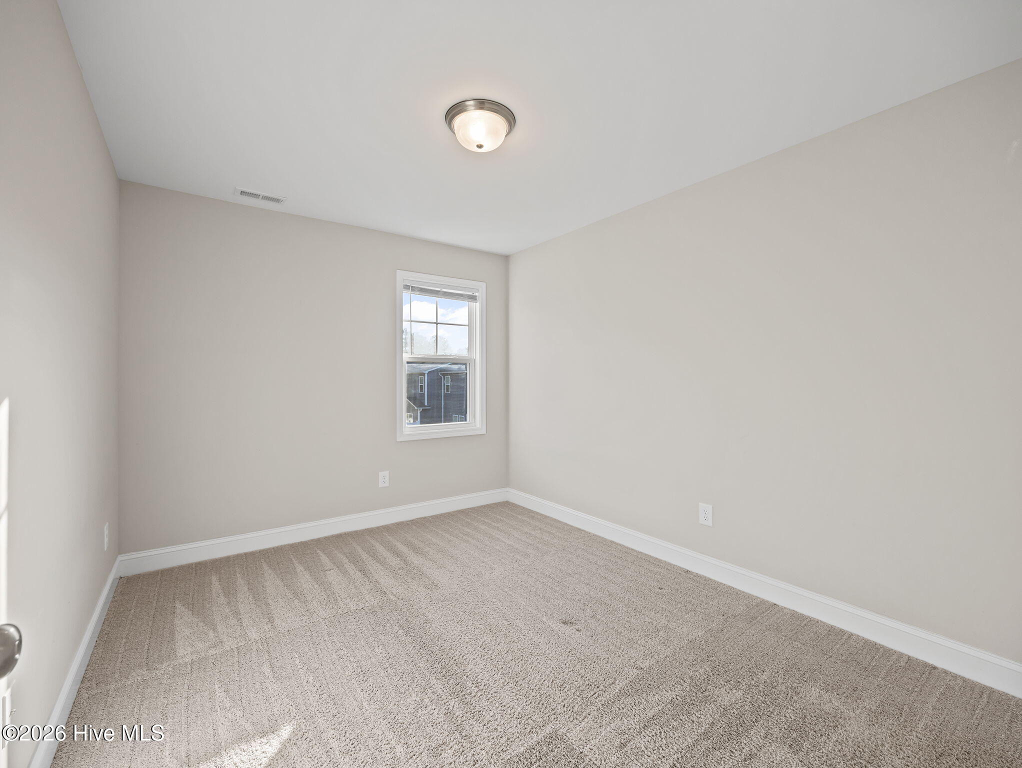 100565324 | Photo 19