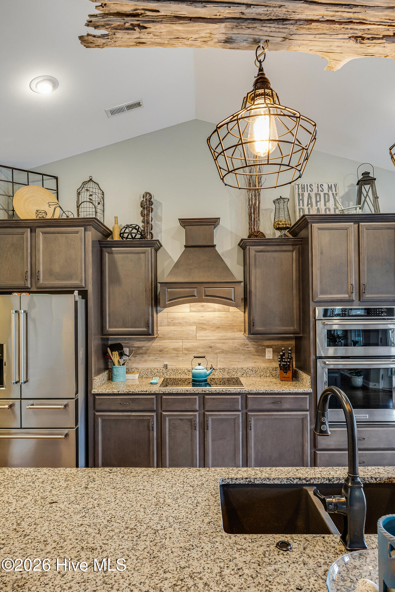 100559447 | Photo 13