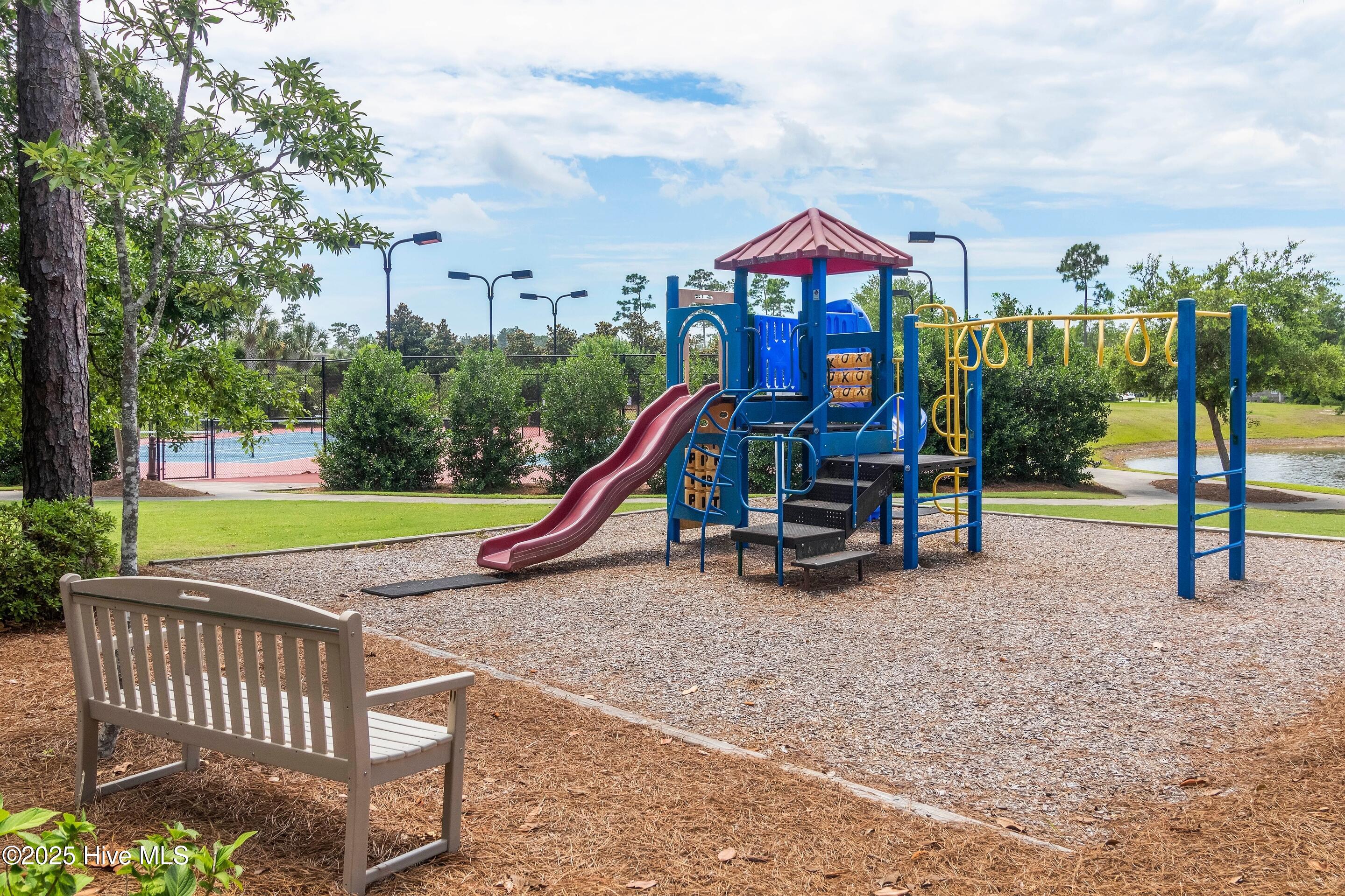 100527165 | Photo 55