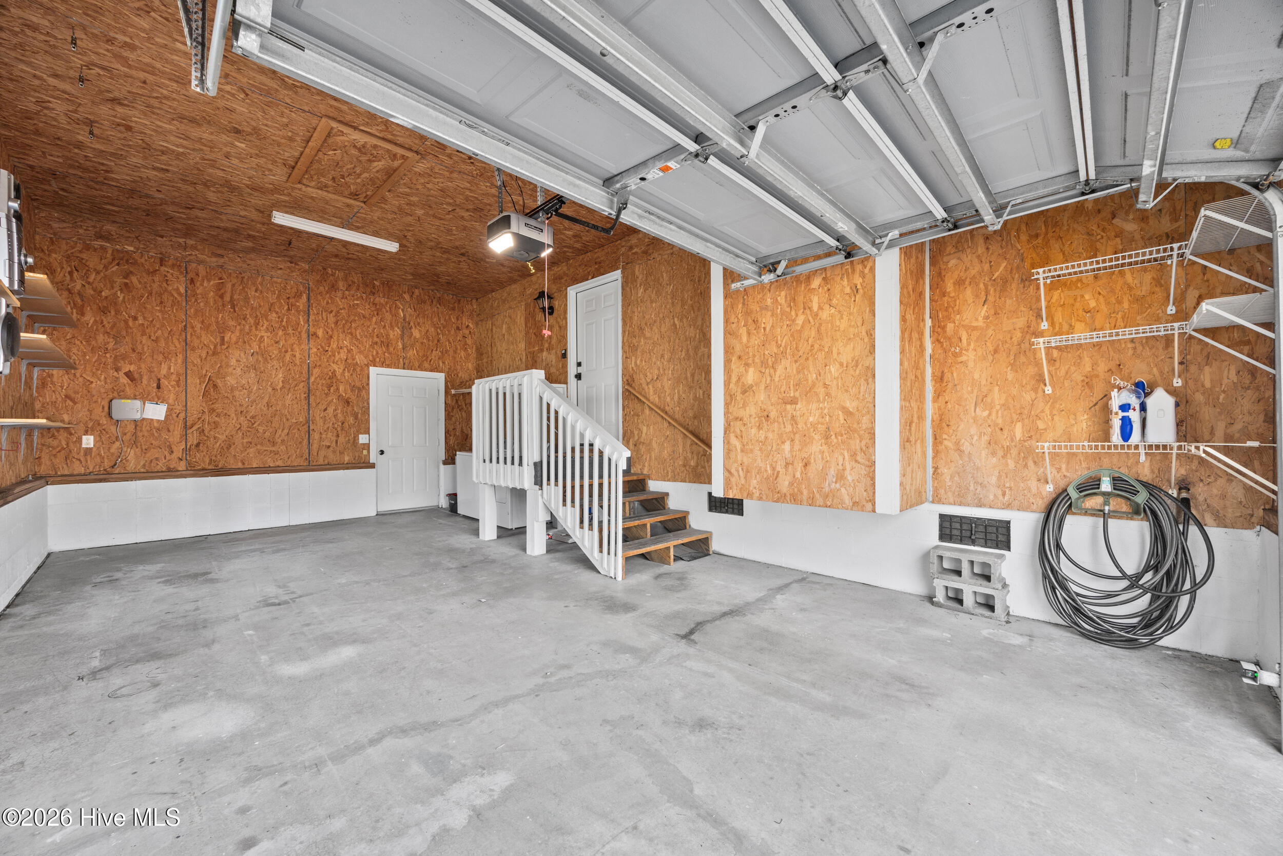 100559146 | Photo 51