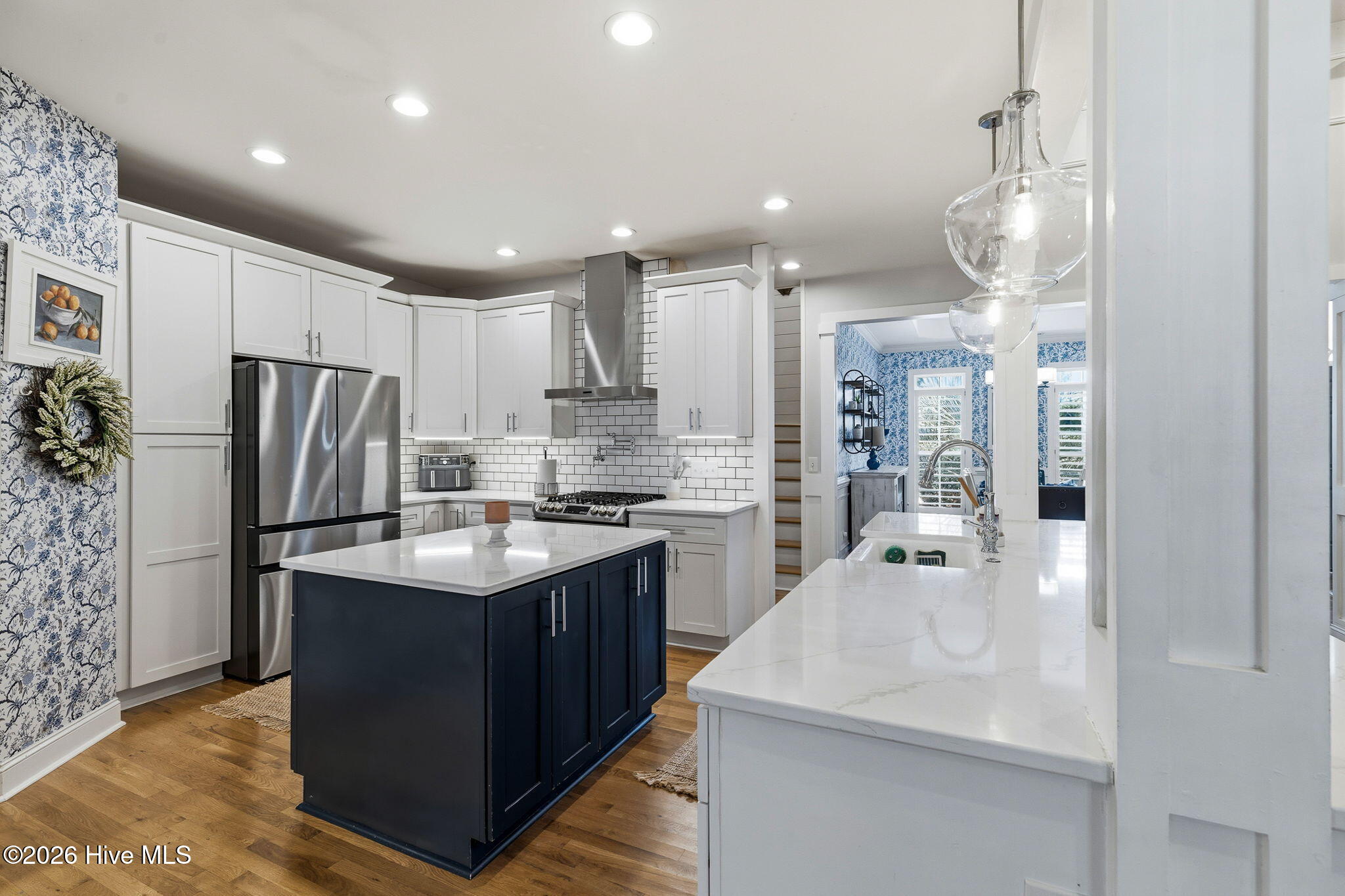 100561515 | Photo 24