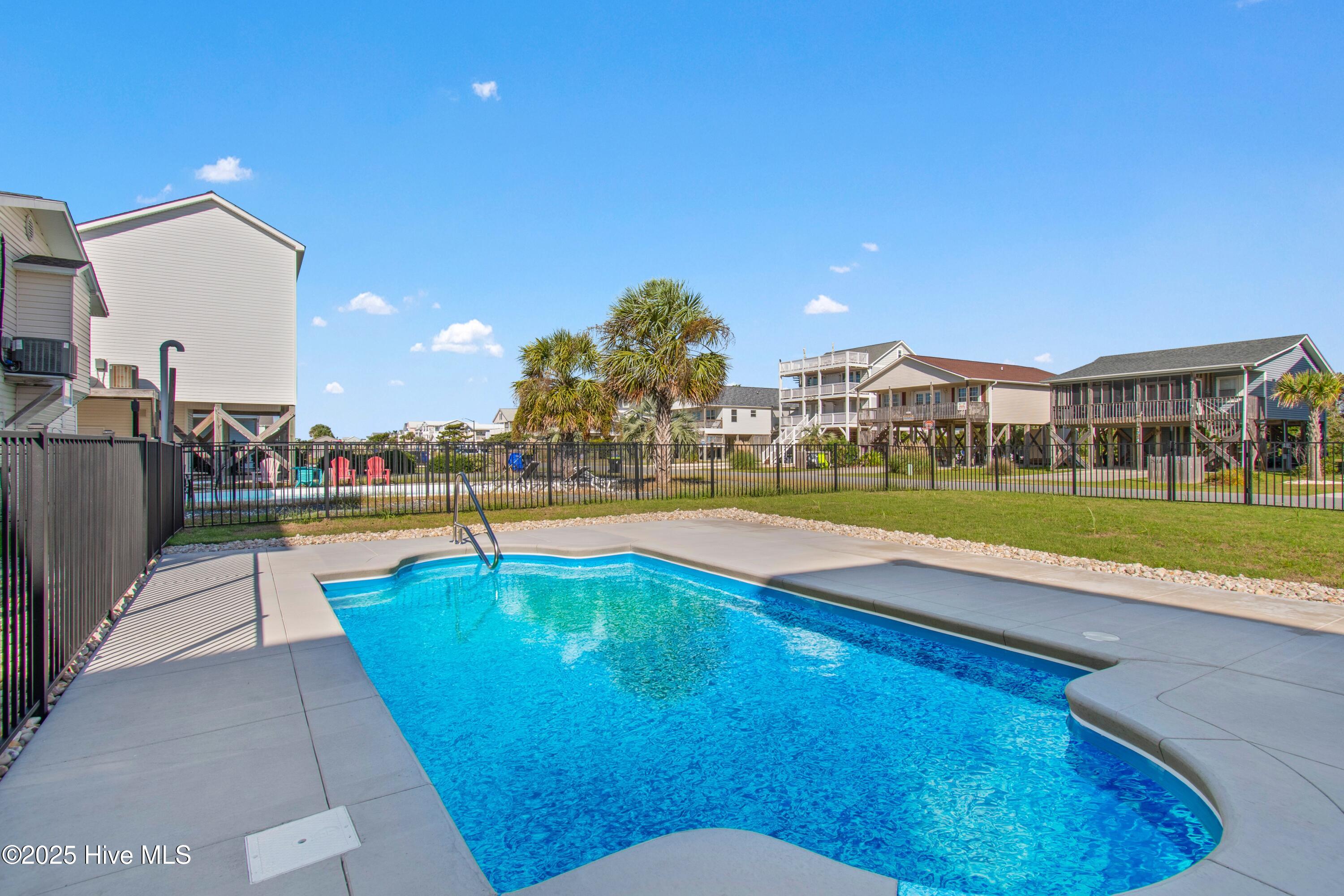 100511699 | Photo 64