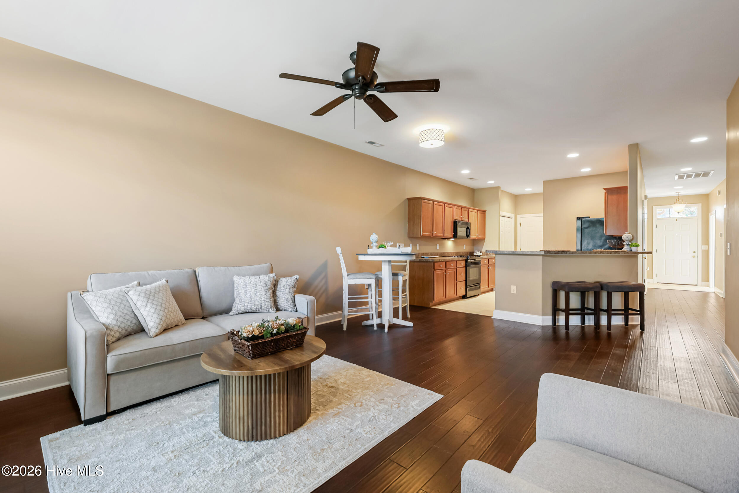 100552325 | Photo 21