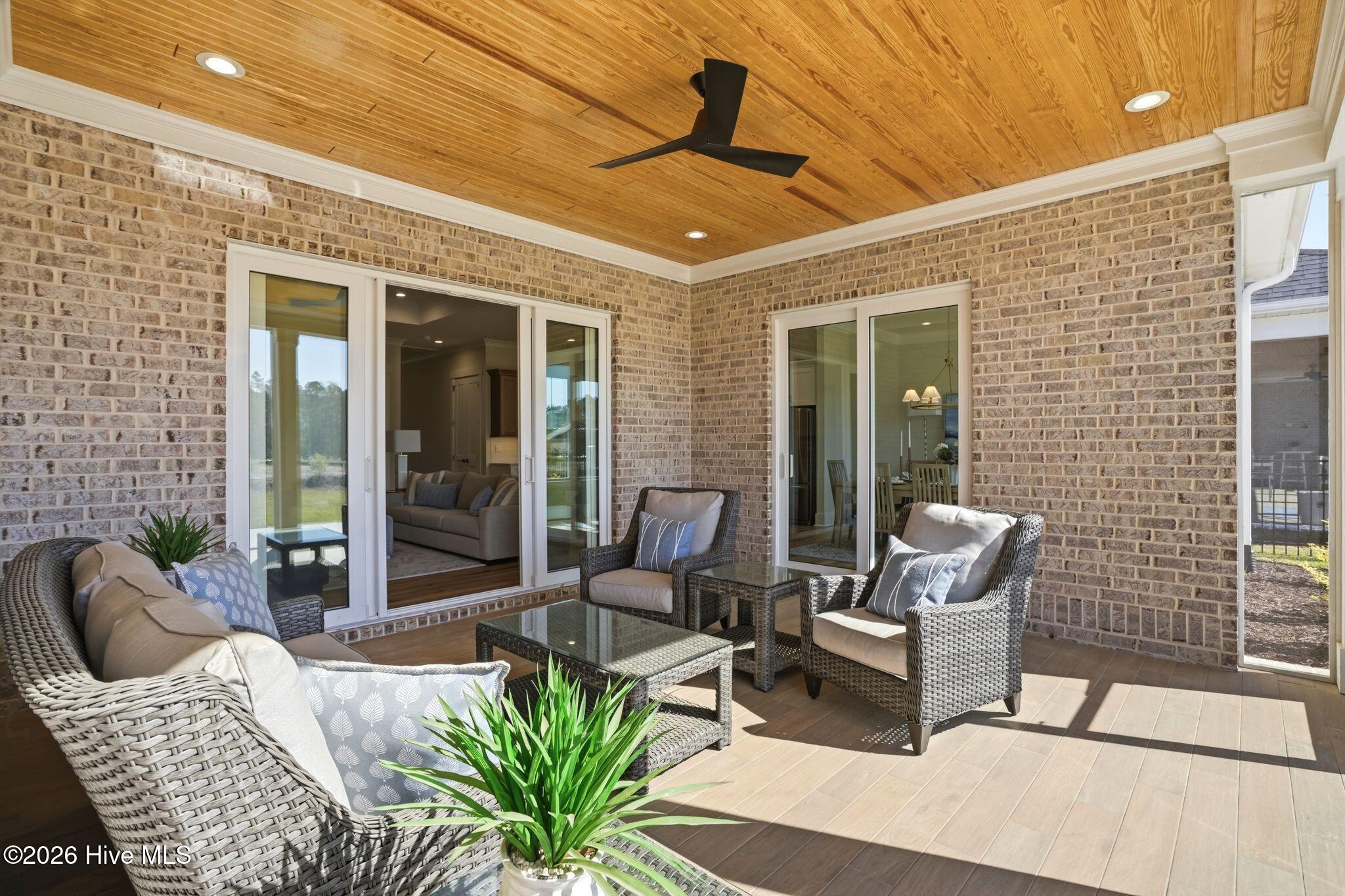 100537171 | Photo 21