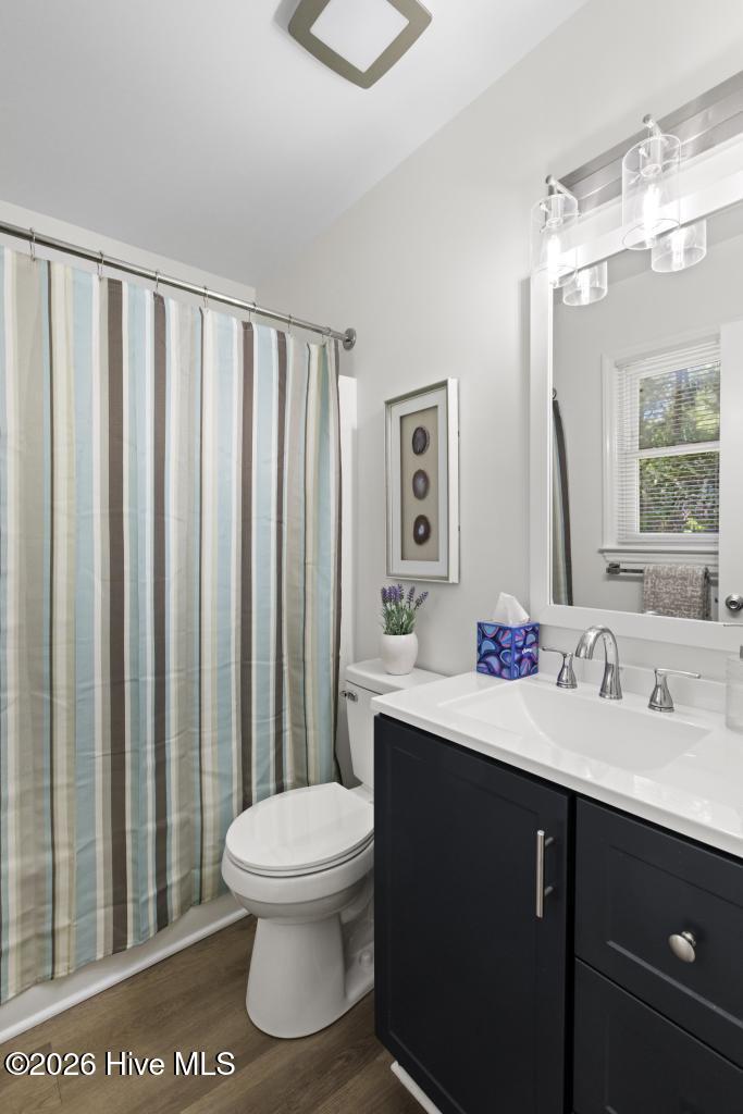 100568069 | Photo 25