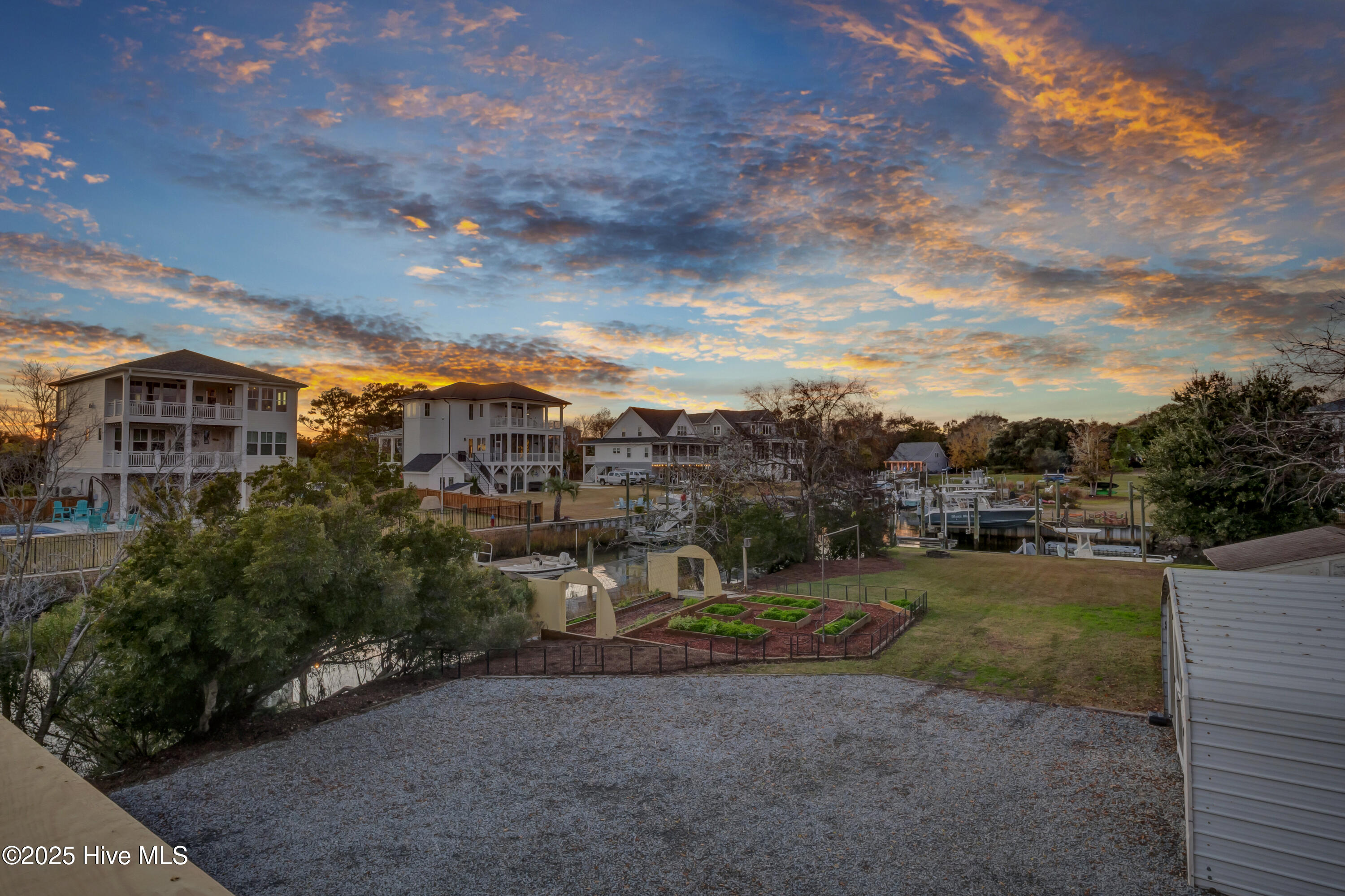 100543040 | Photo 62