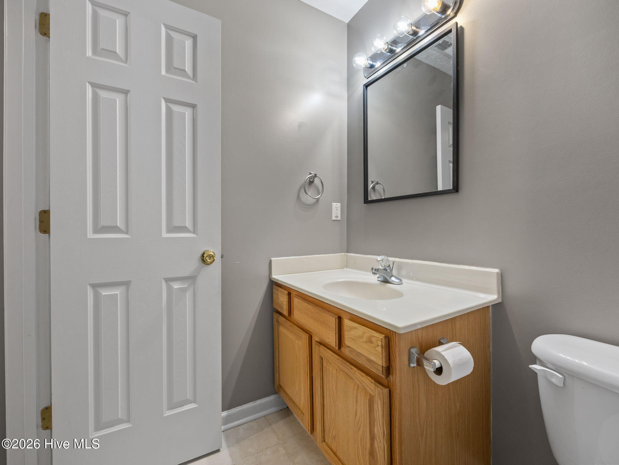 100566788 | Photo 23