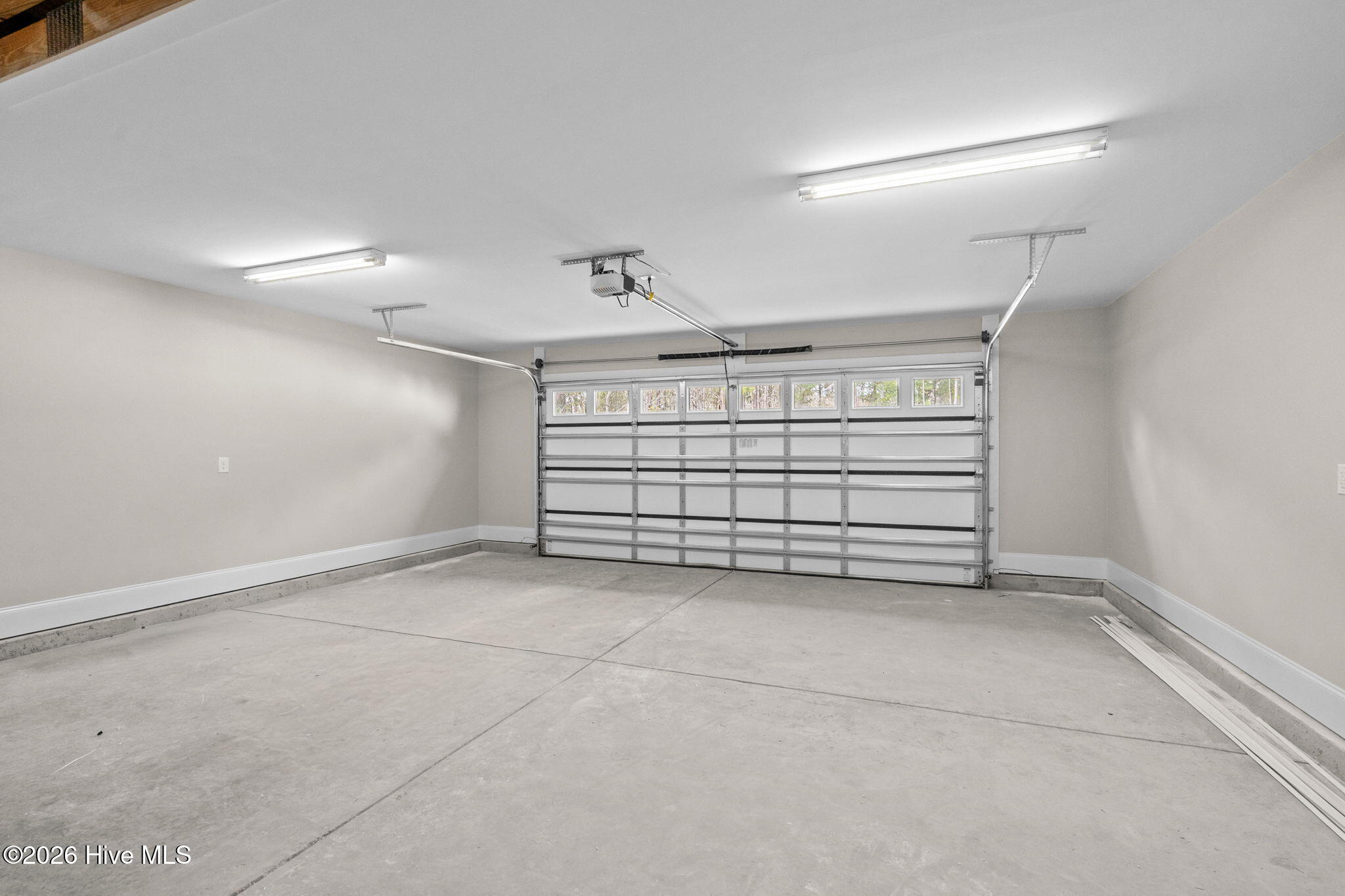 100513305 | Photo 41