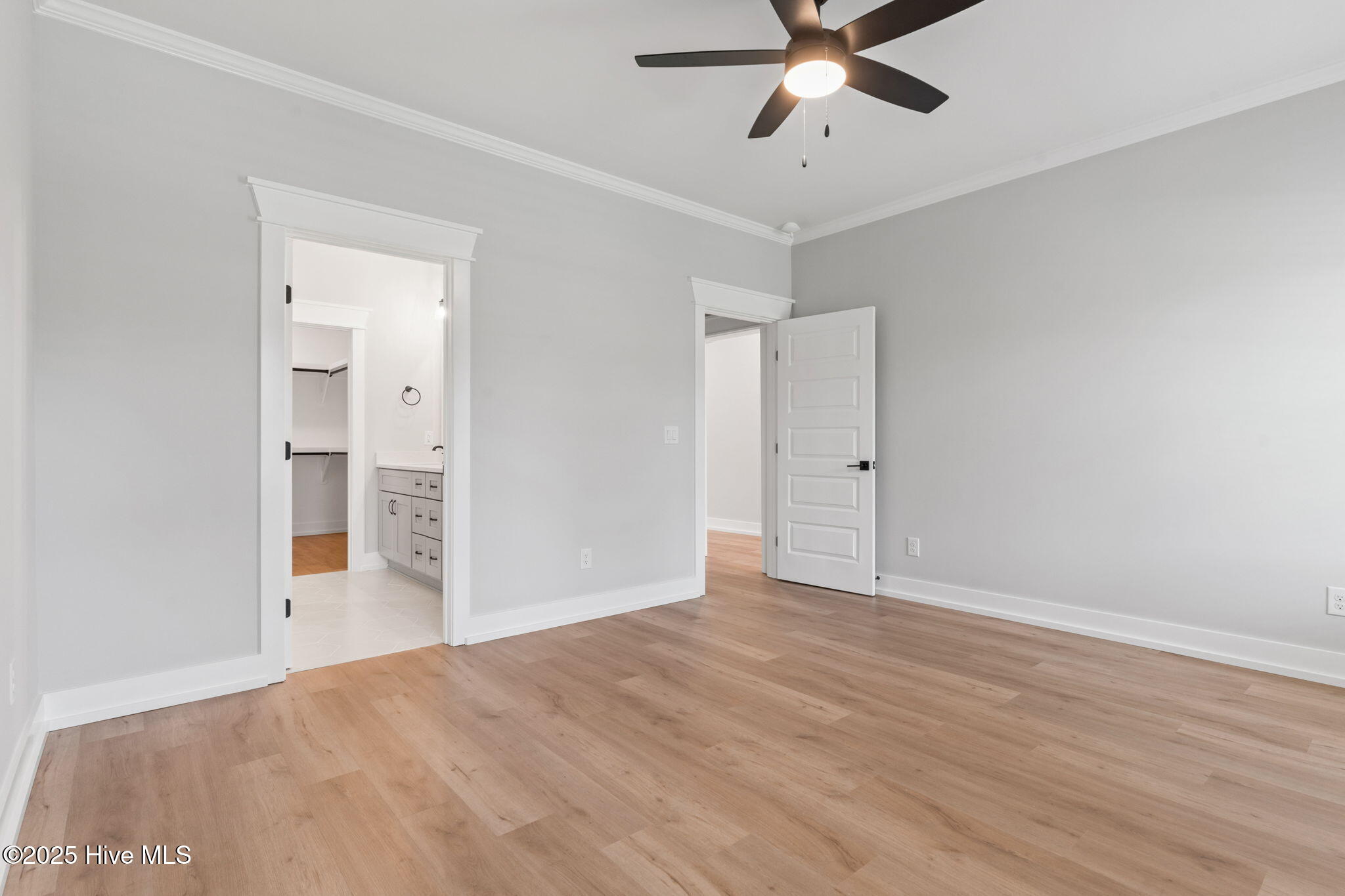 100479579 | Photo 16