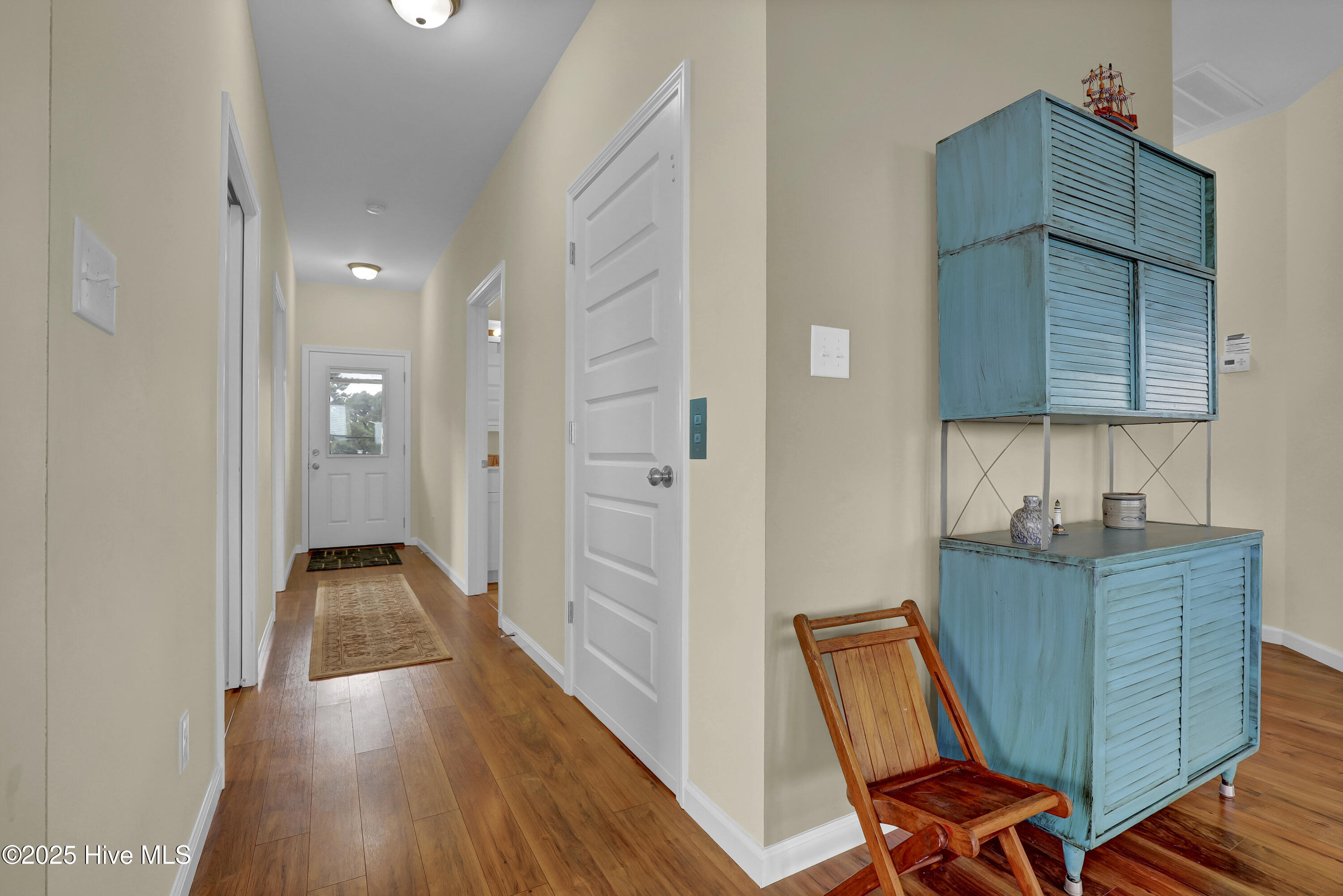 100511800 | Photo 25