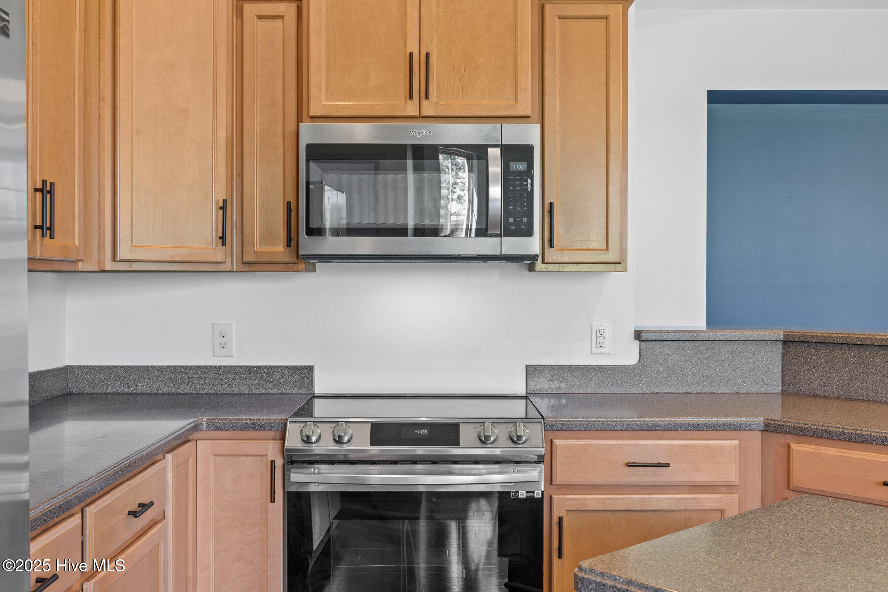 100521080 | Photo 22