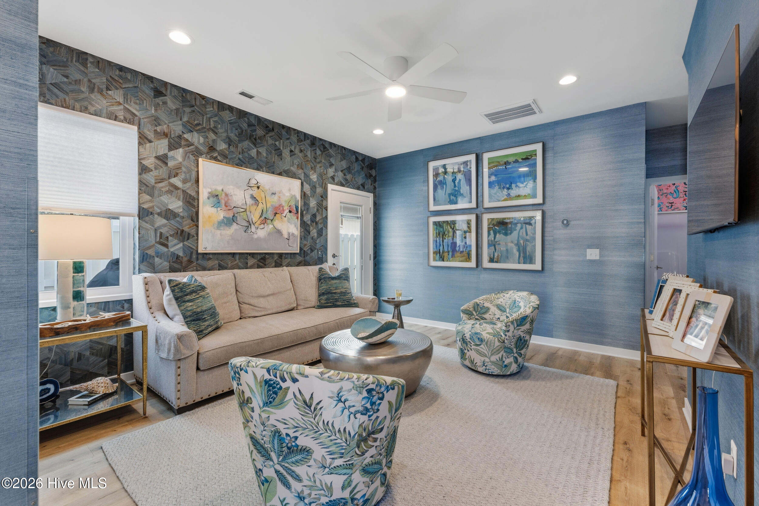 100558032 | Photo 10