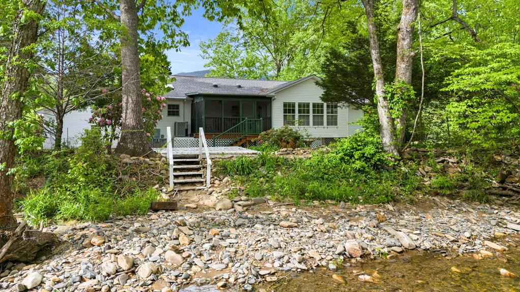 59 Tusquittee Creek Lane