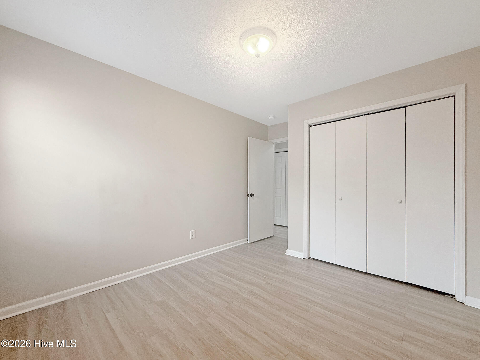 100553923 | Photo 13