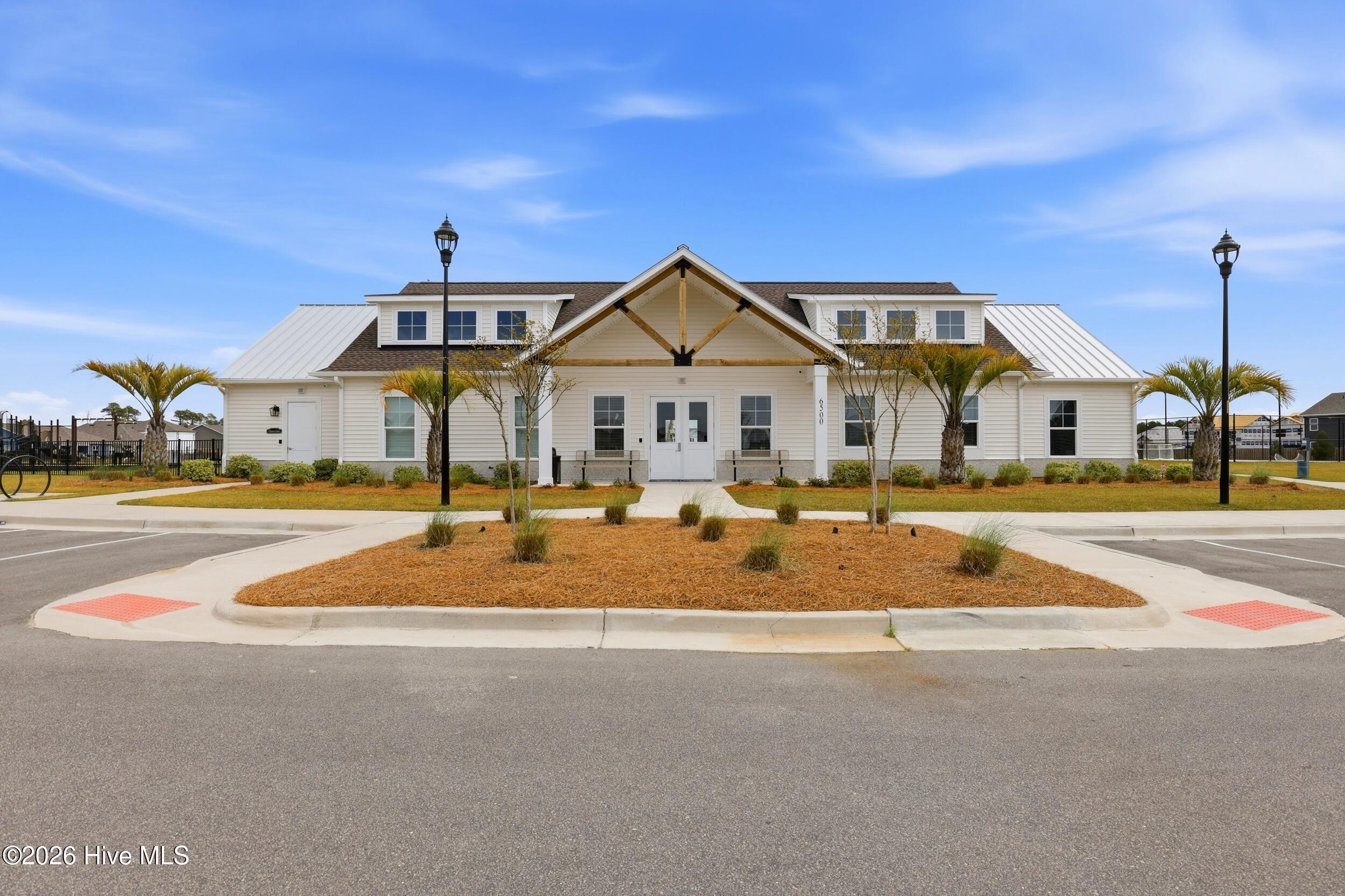 100558236 | Photo 46