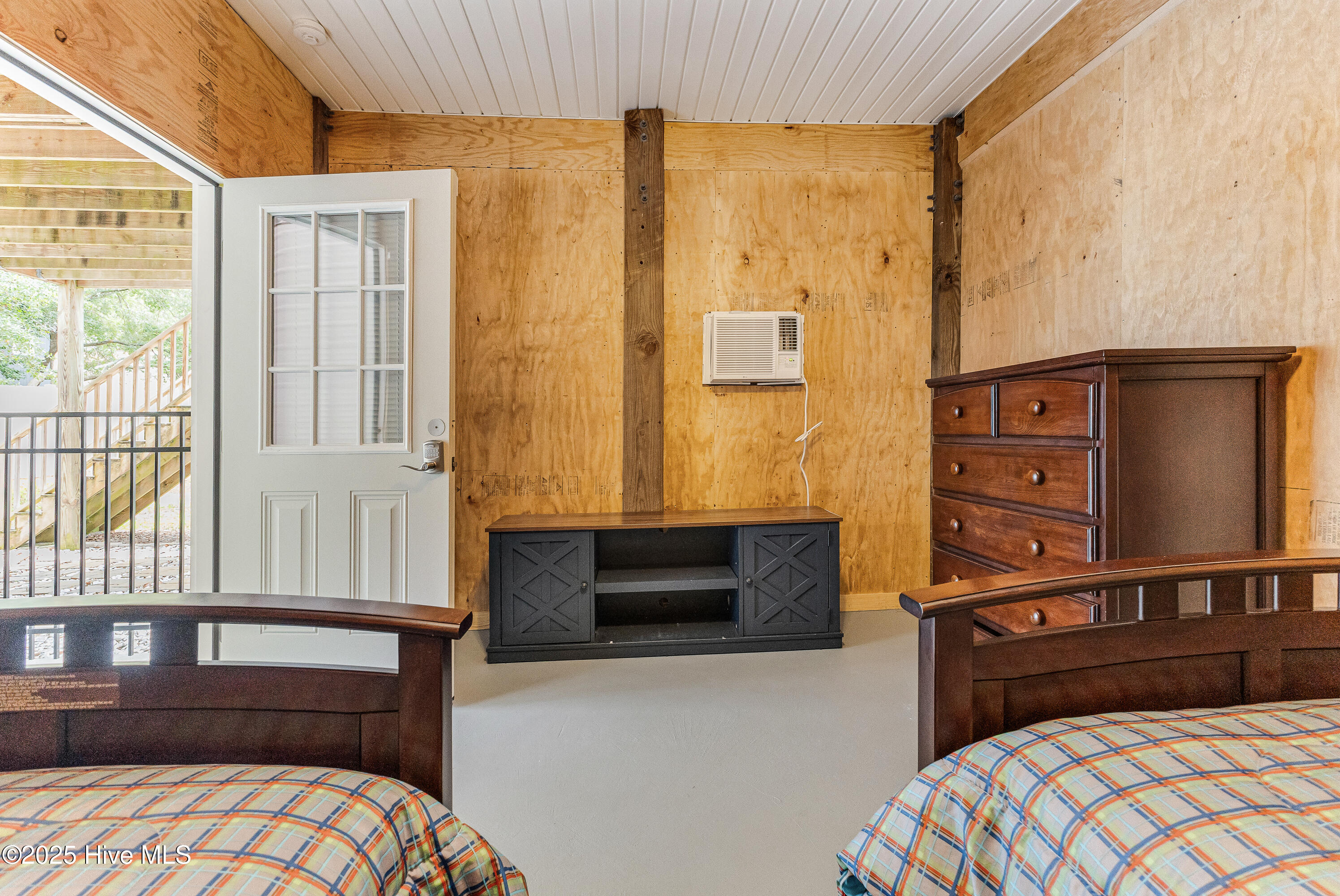 100523594 | Photo 28