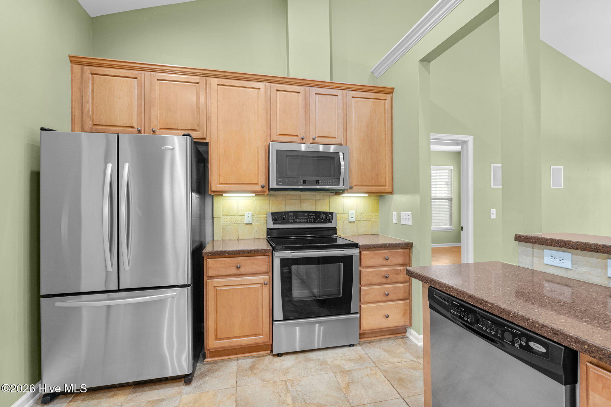 100493950 | Photo 25