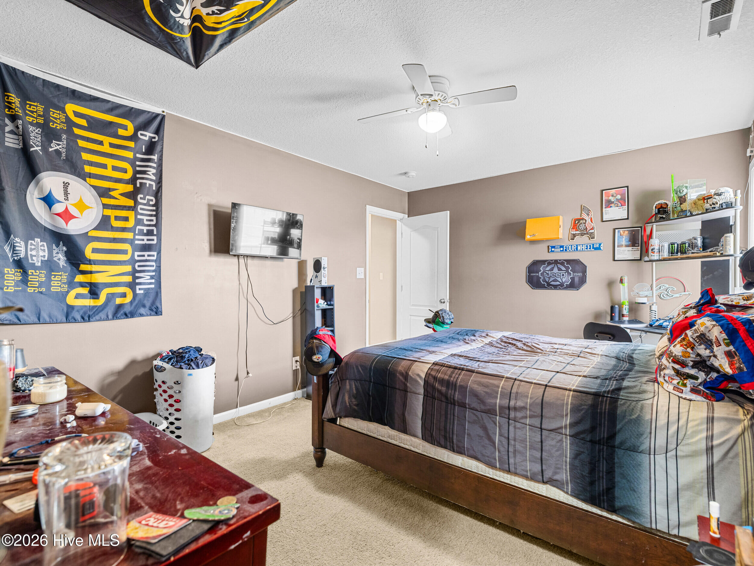 100568044 | Photo 41