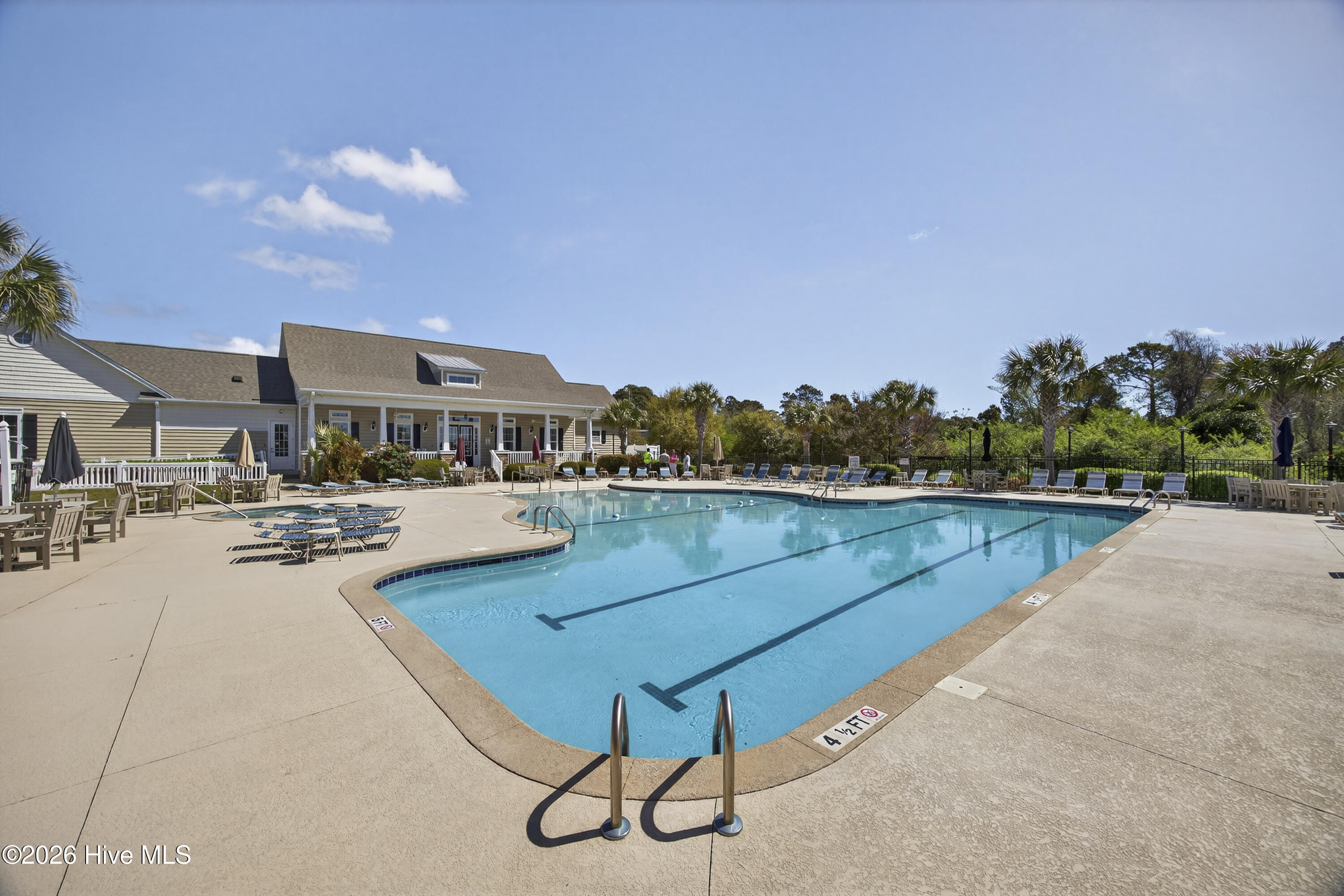 100564914 | Photo 43