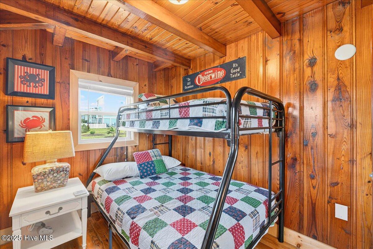 100527875 | Photo 50