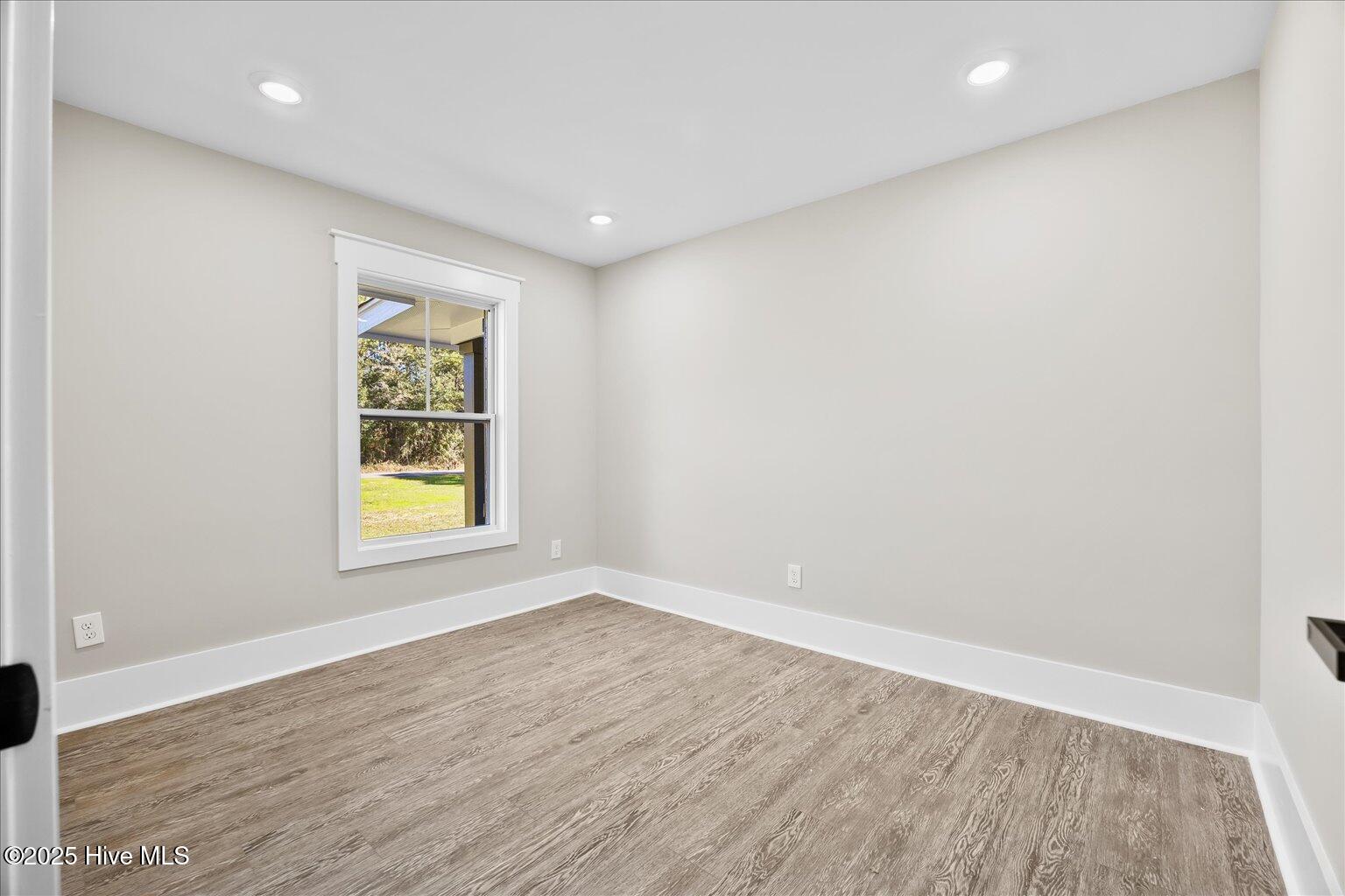 100538662 | Photo 15