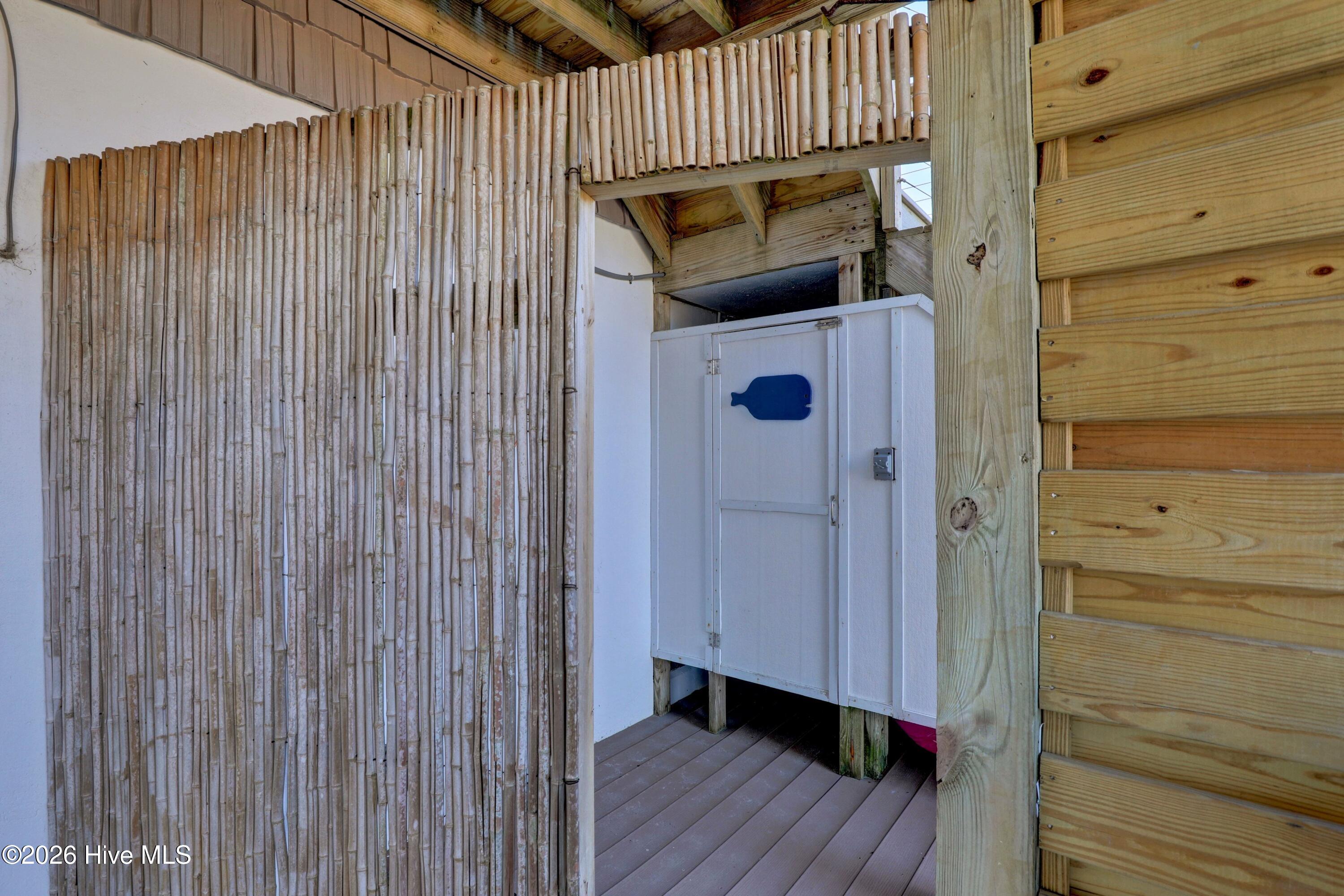 100489094 | Photo 37