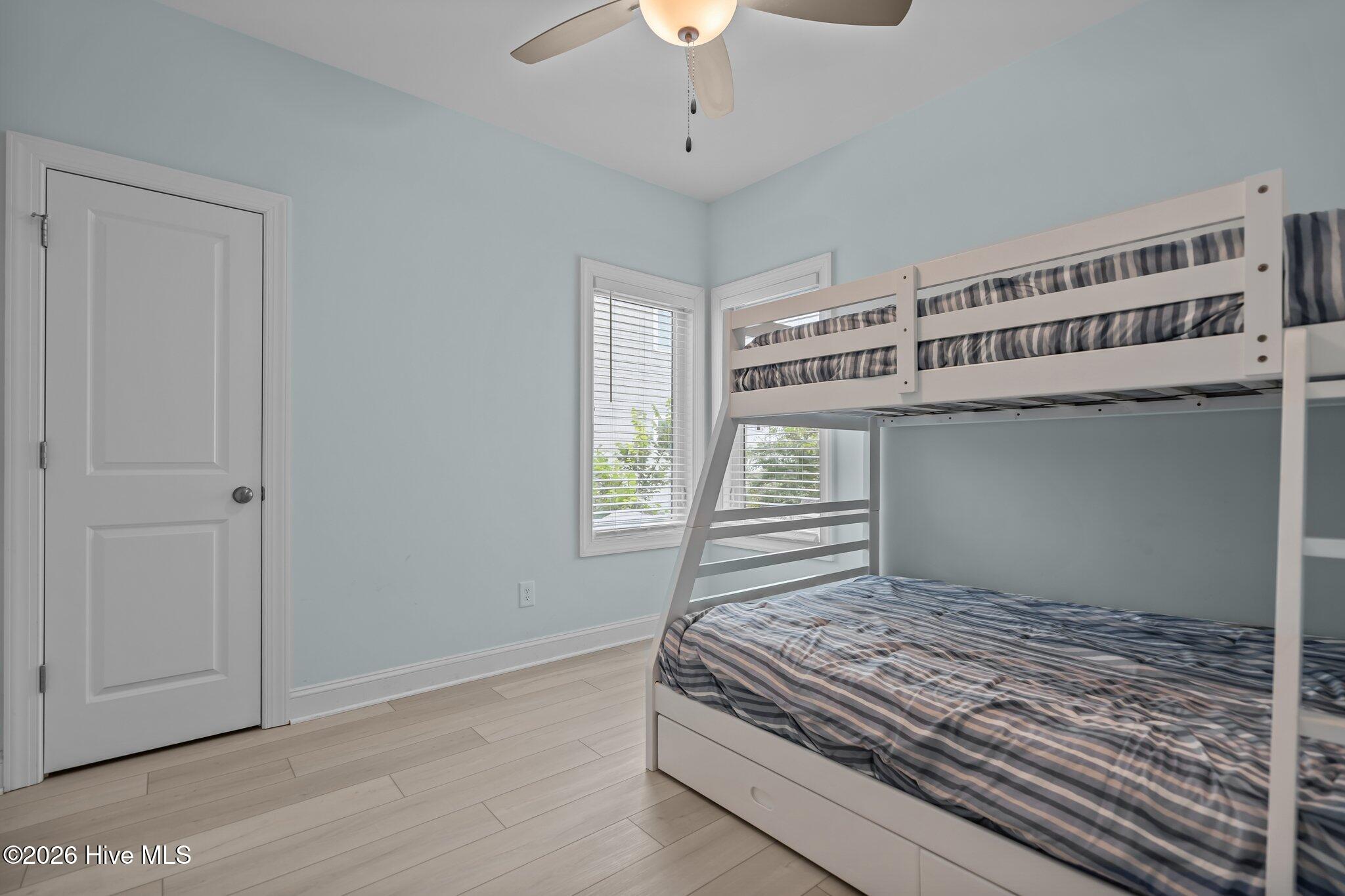 100554587 | Photo 23