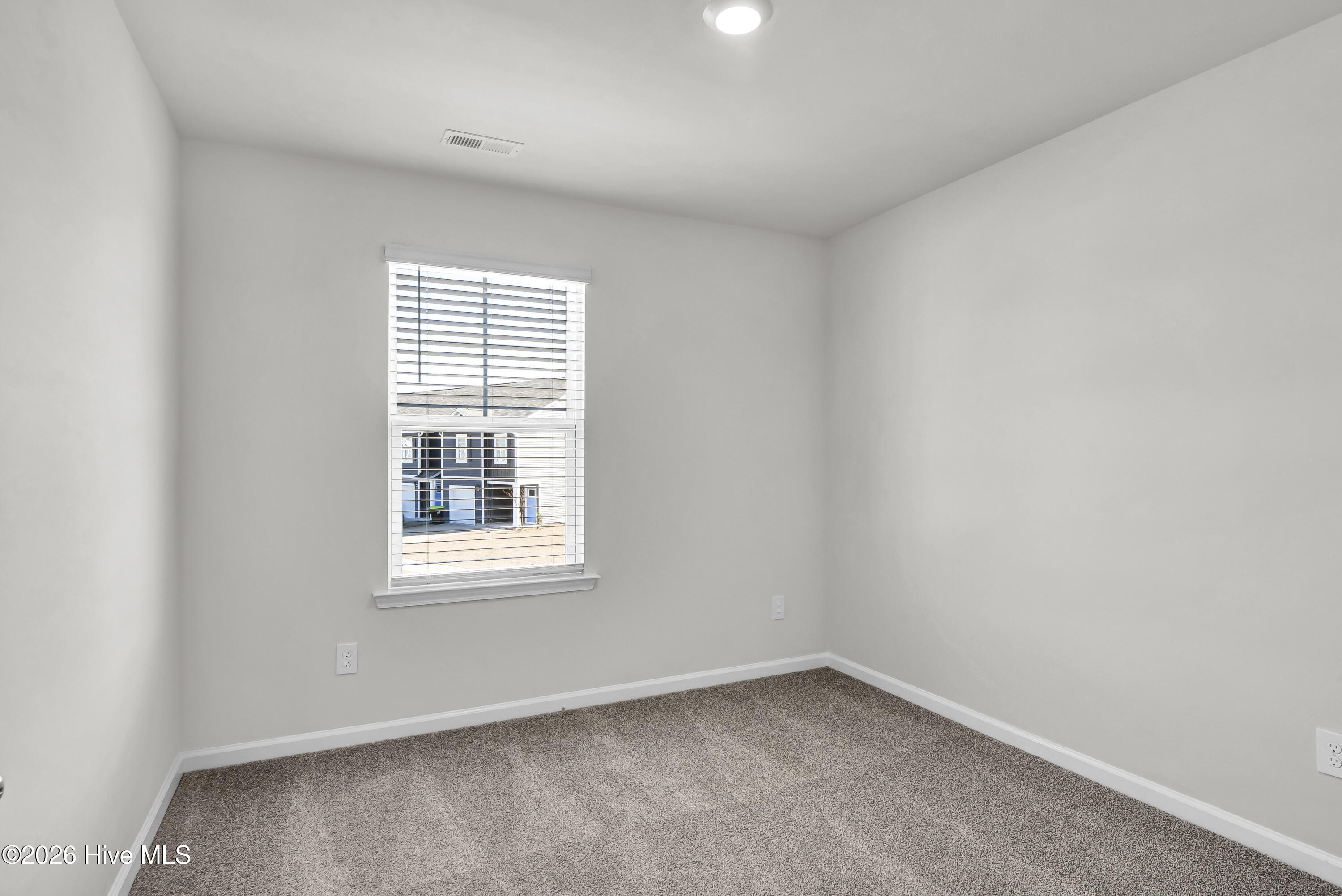 100569418 | Photo 31