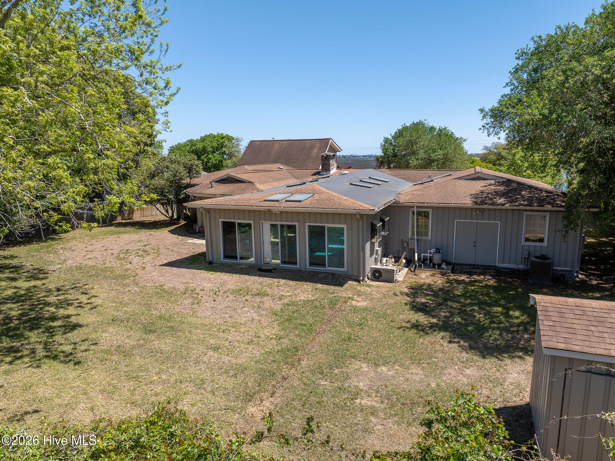 100568983 | Photo 67