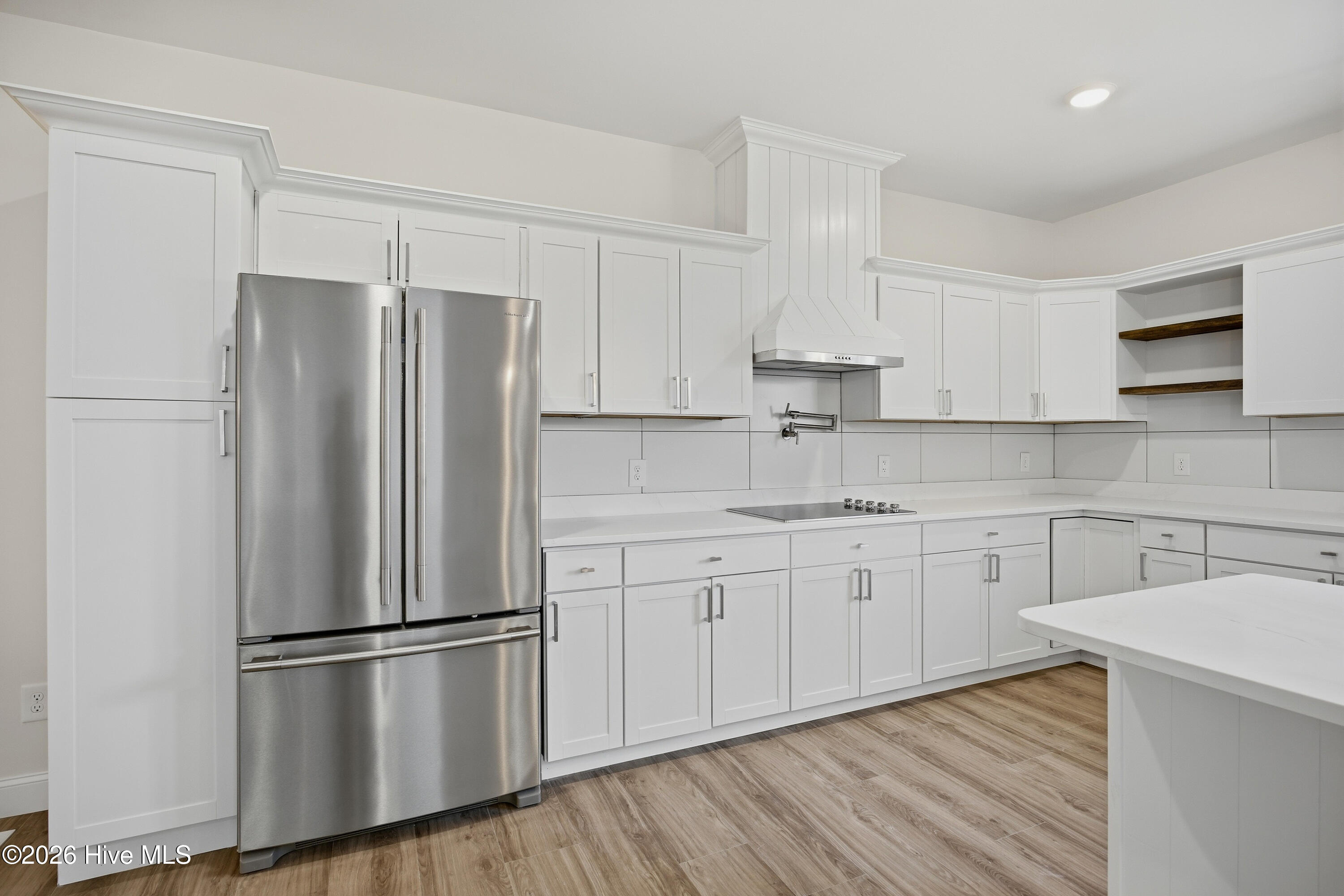 100569941 | Photo 28