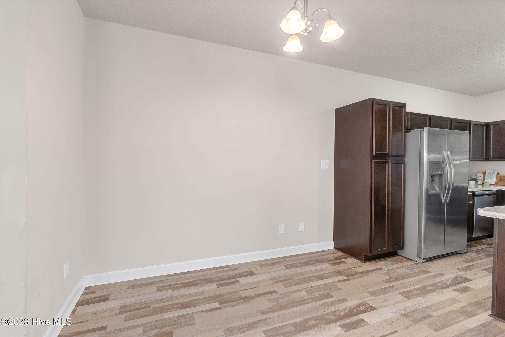 100558093 | Photo 15