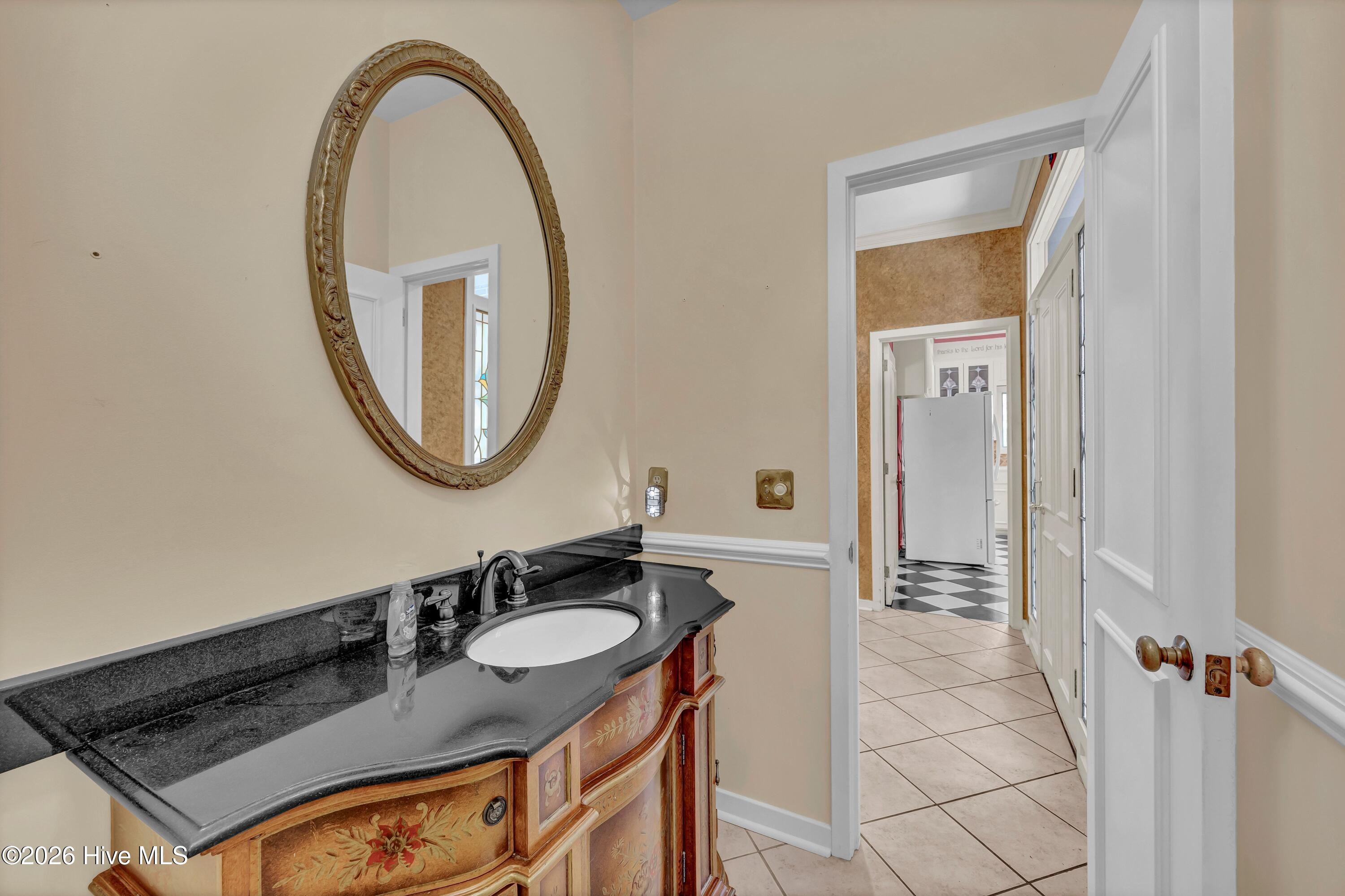 100566682 | Photo 16