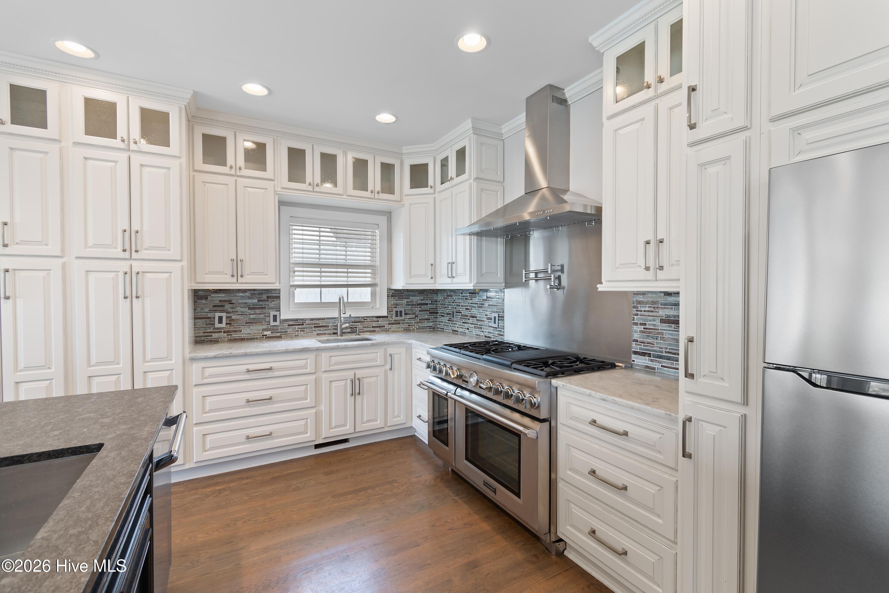 100566574 | Photo 13