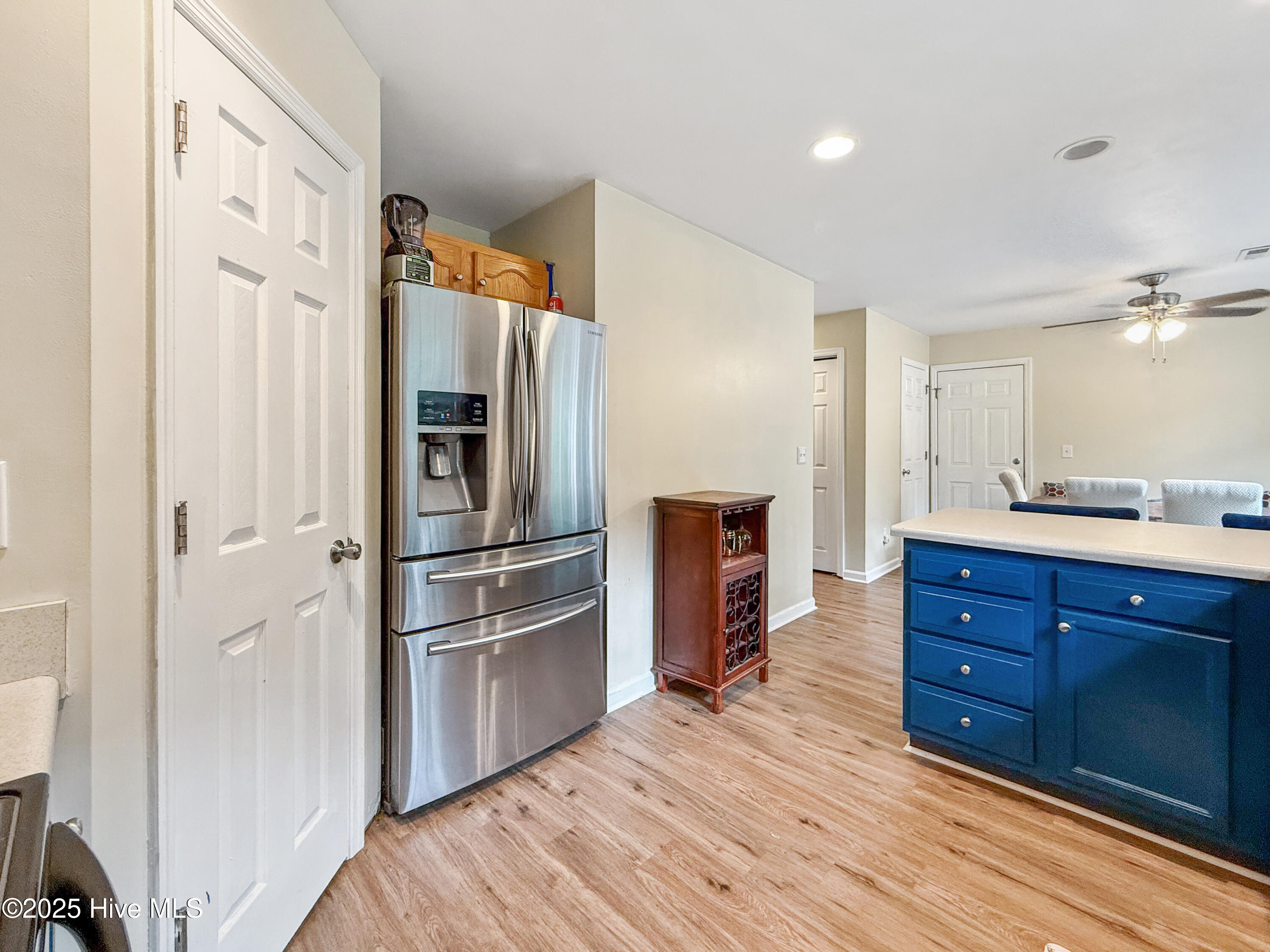 100528290 | Photo 17