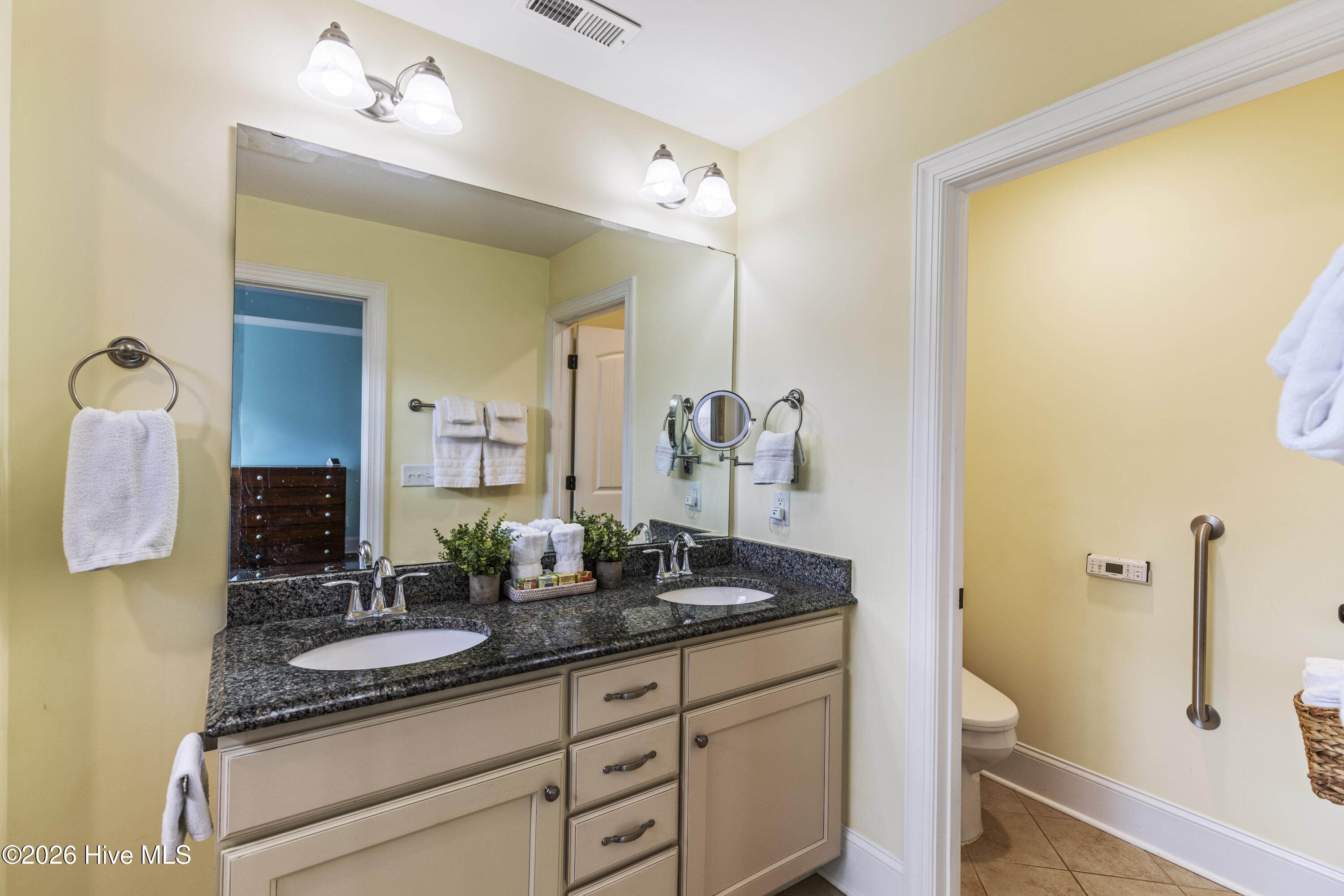 100551829 | Photo 29