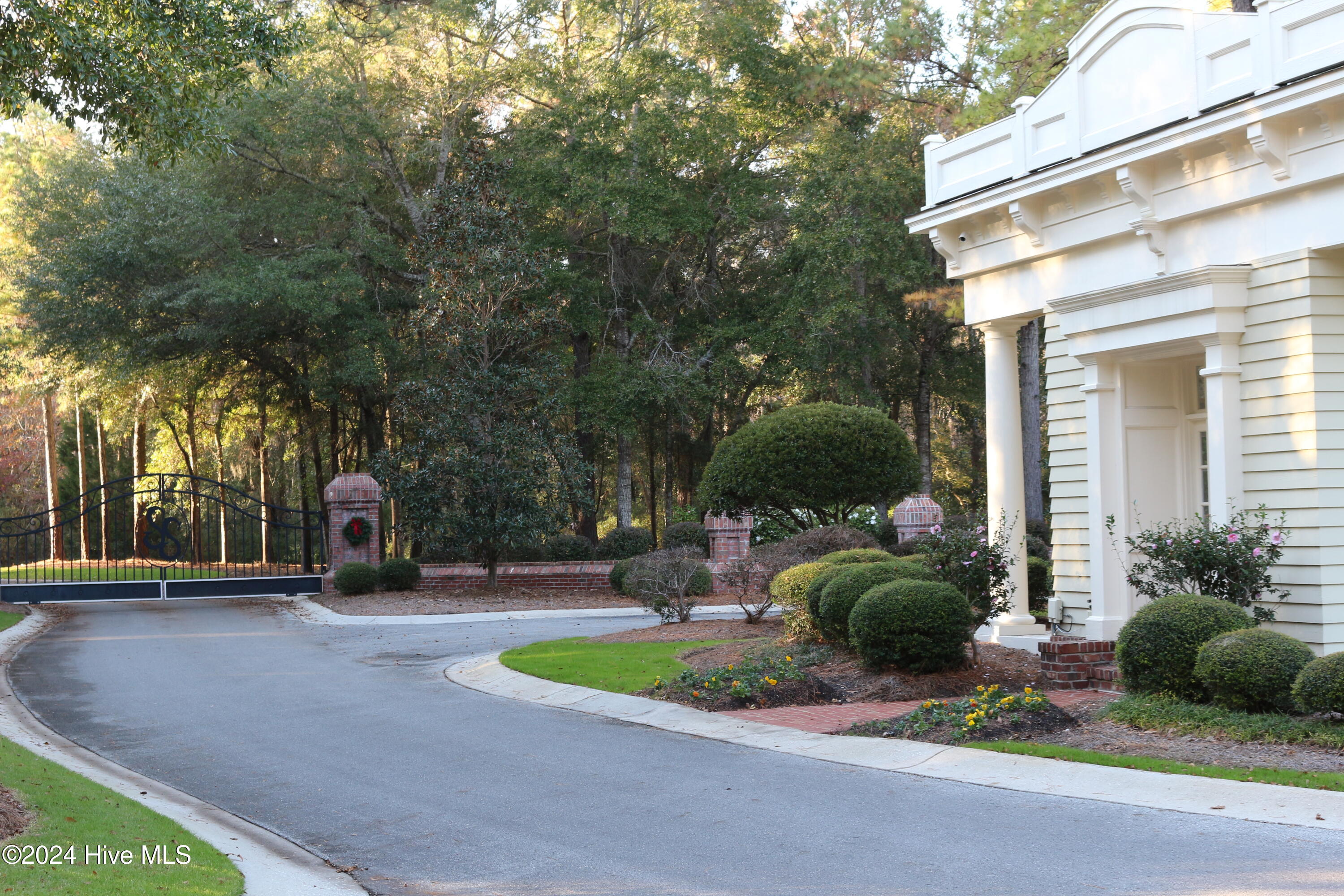 100548442 | Photo 28