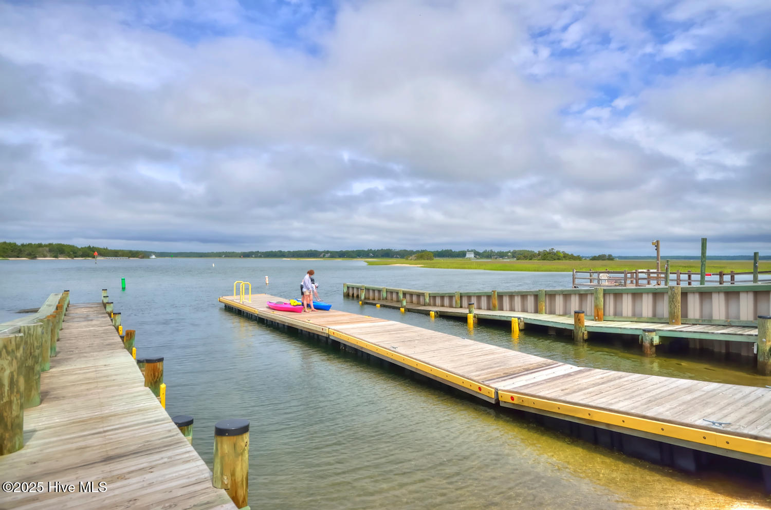 100547800 | Photo 48