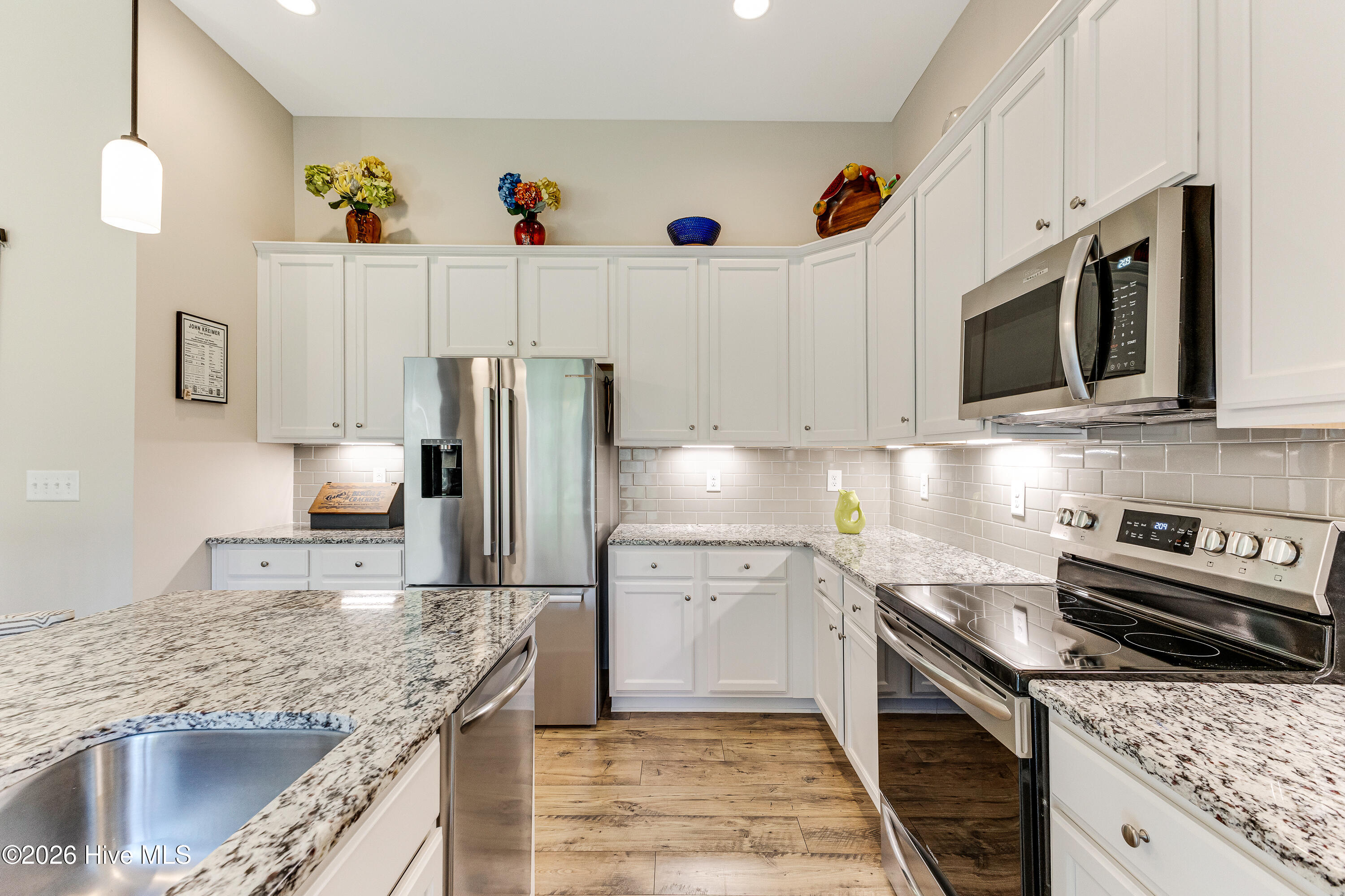 100565599 | Photo 15