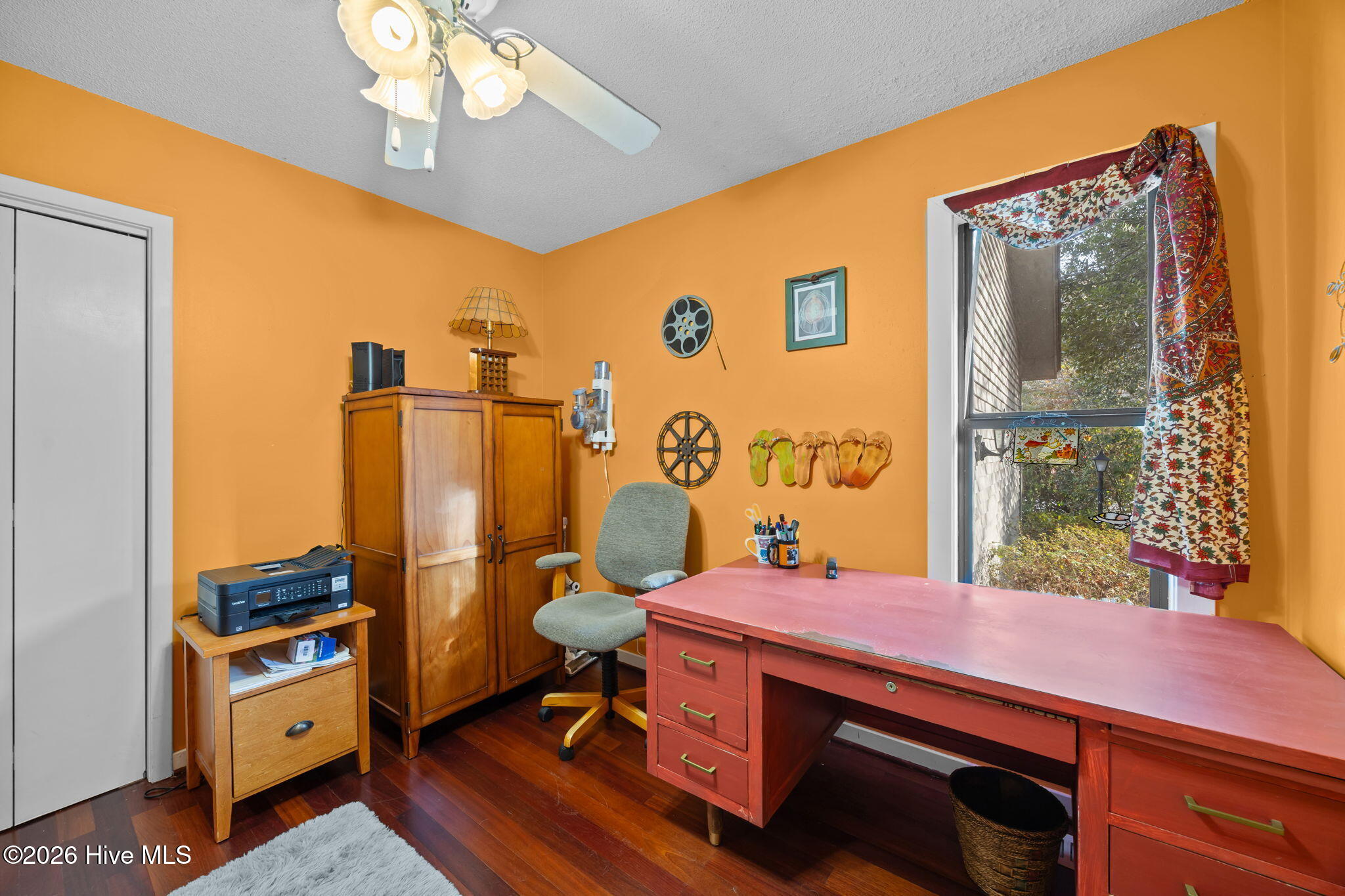 100552337 | Photo 28