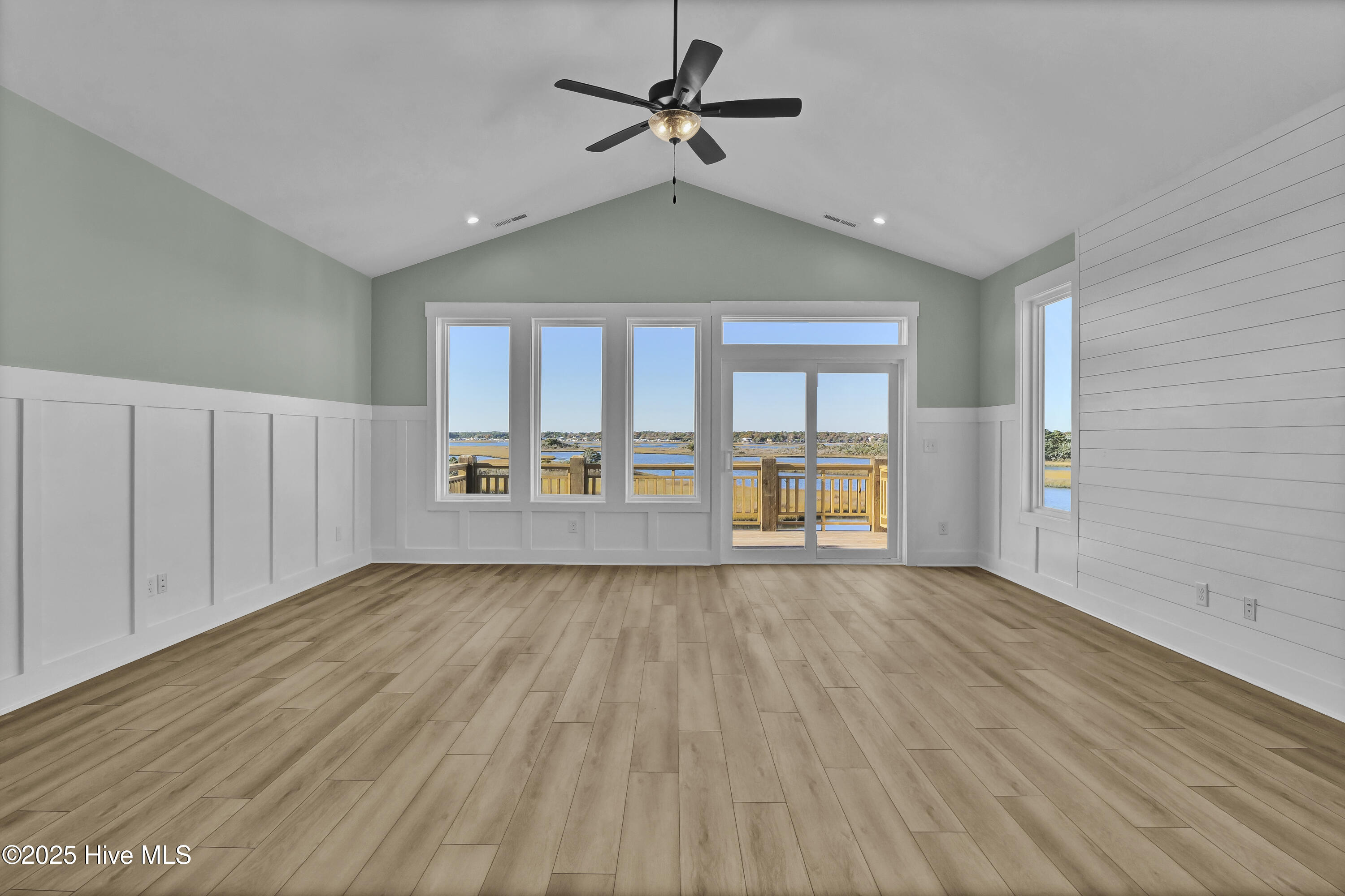 100542555 | Photo 18