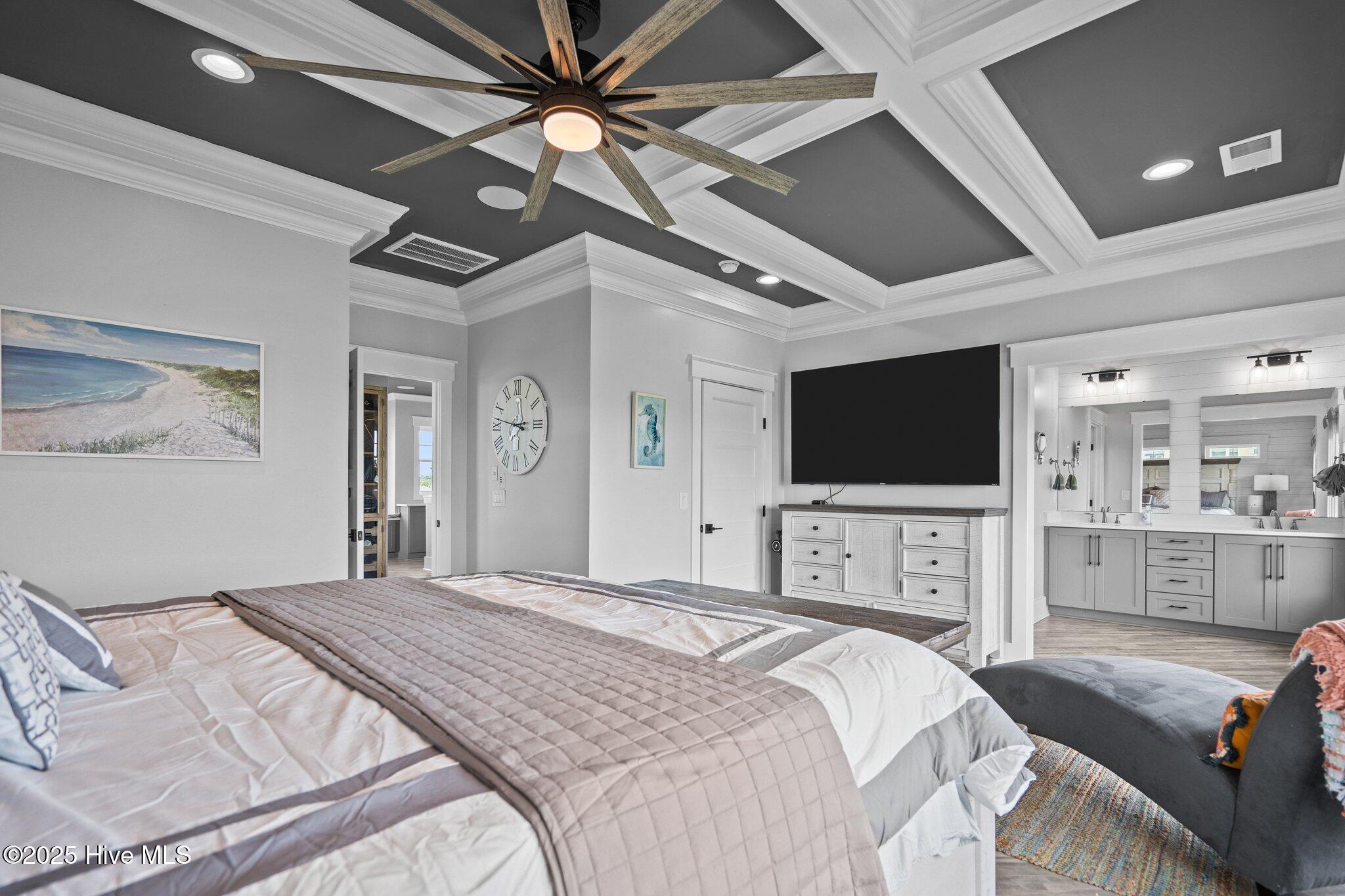 100514029 | Photo 32