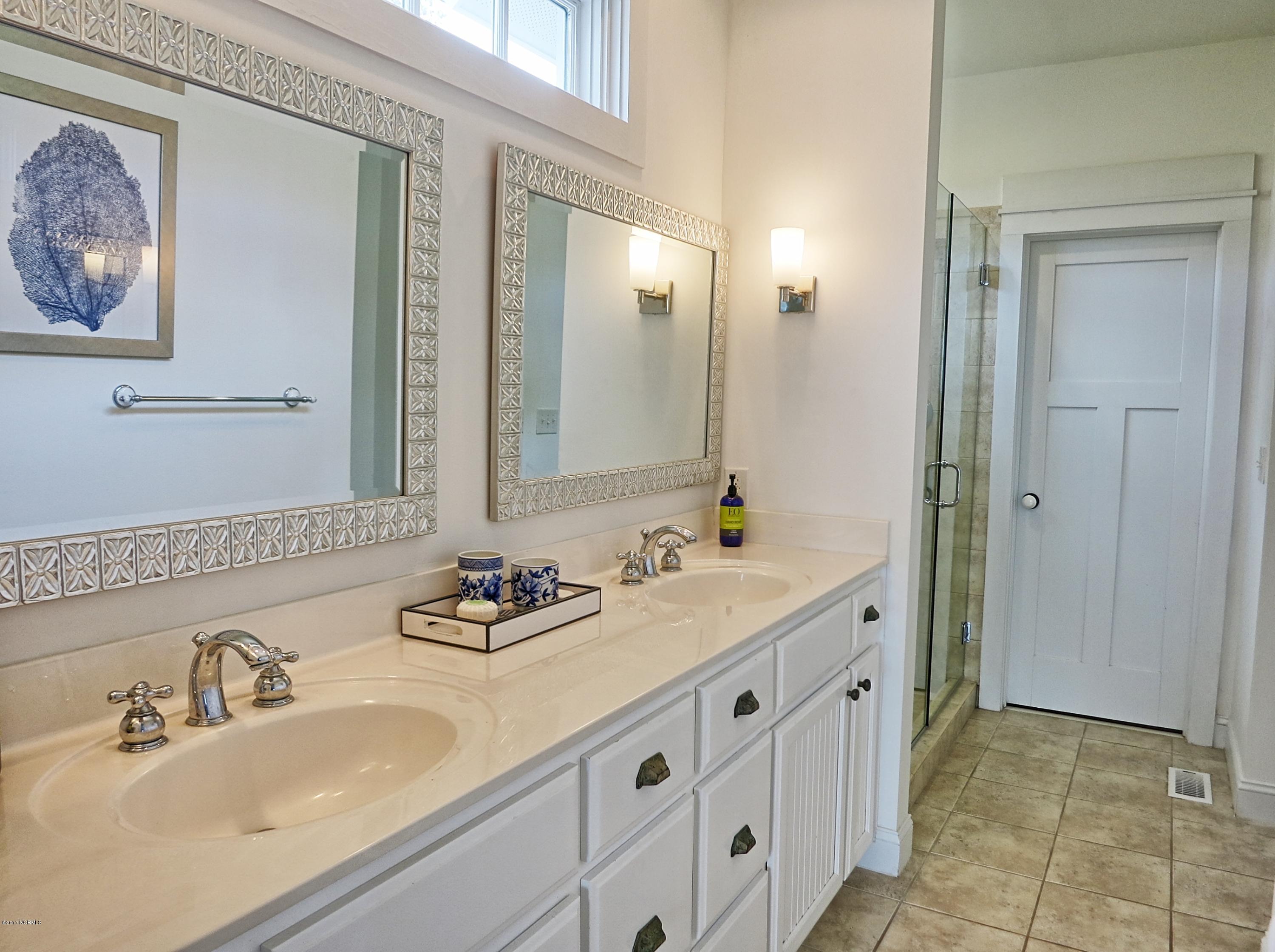 141 East Drive,Harkers Island